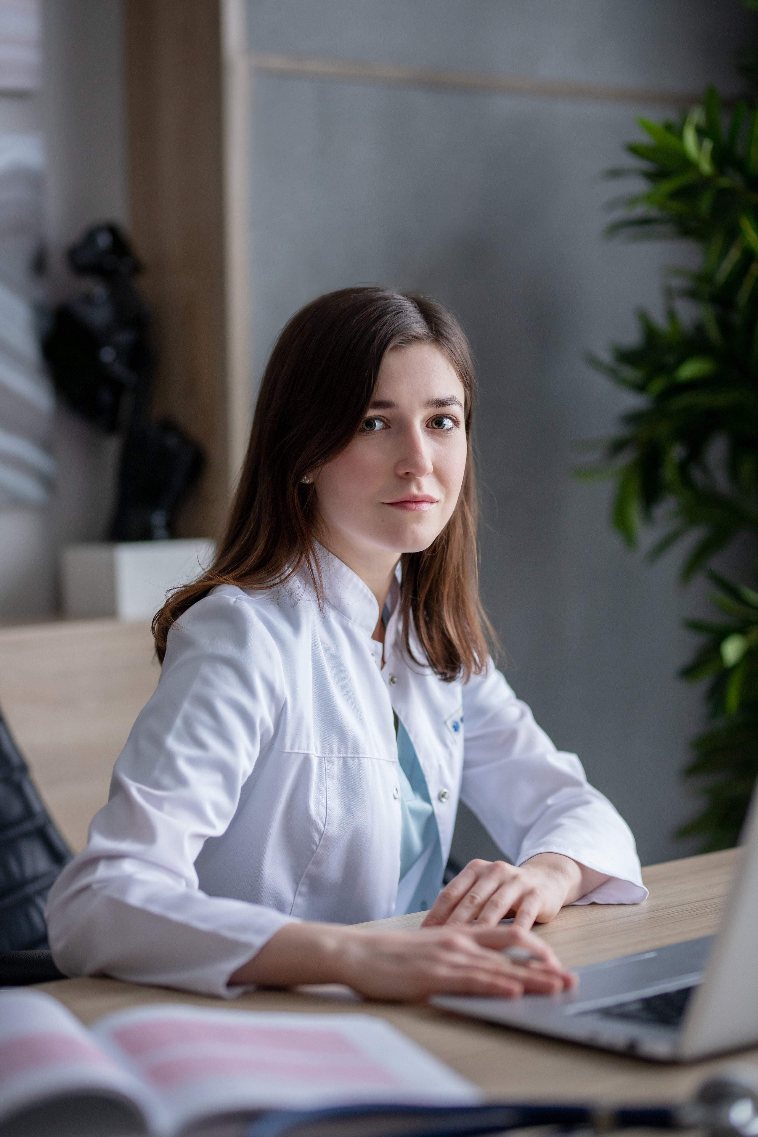 Деловой портрет для врача-кардиолога. Фотограф в Москве. Женские фотосессии, love-story, контент