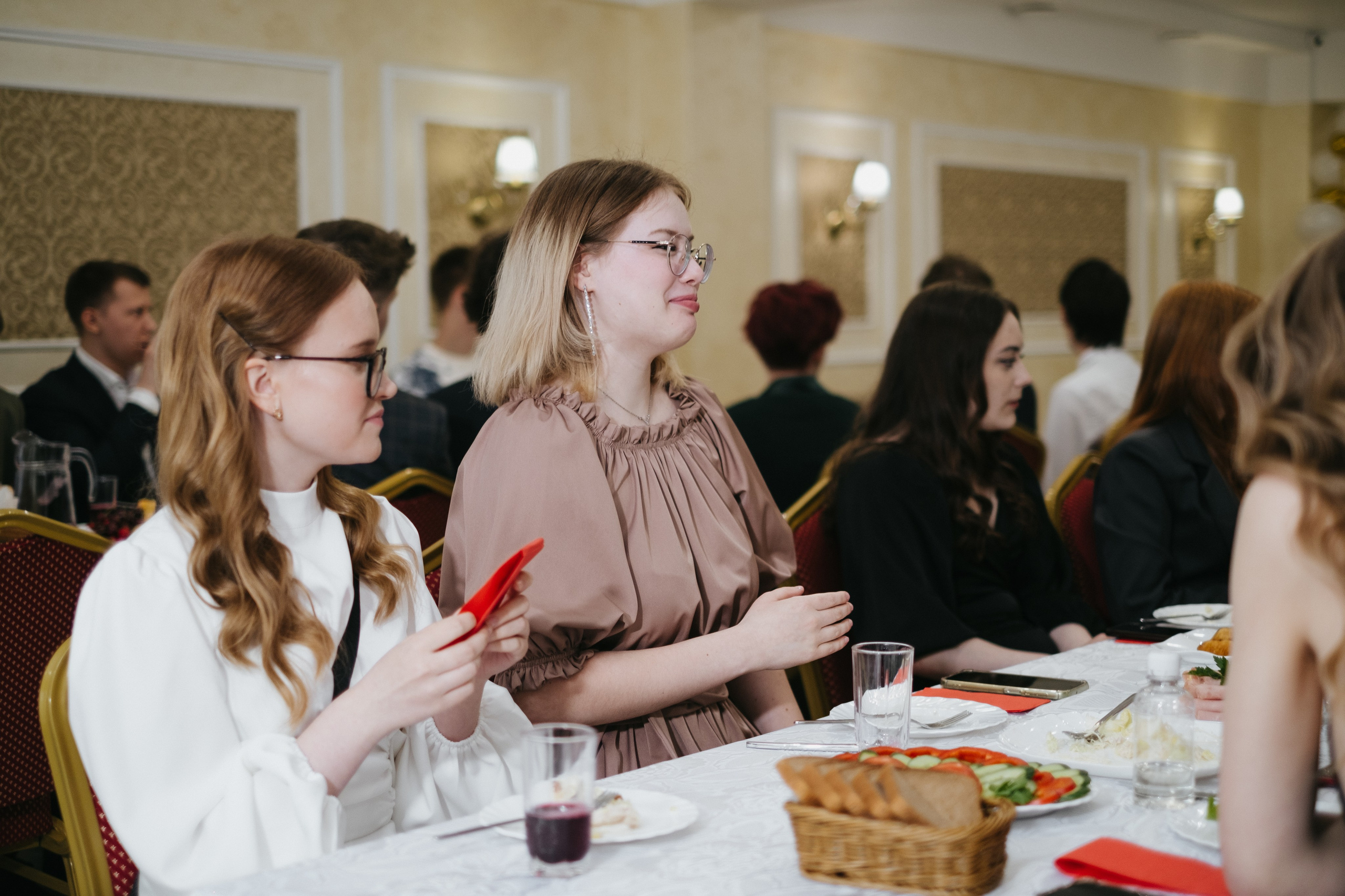 Выпускной 11 класс школы № 30. Свадебный и репортажной фотограф Денис Ожигин в Краснодаре и Краснодарском крае