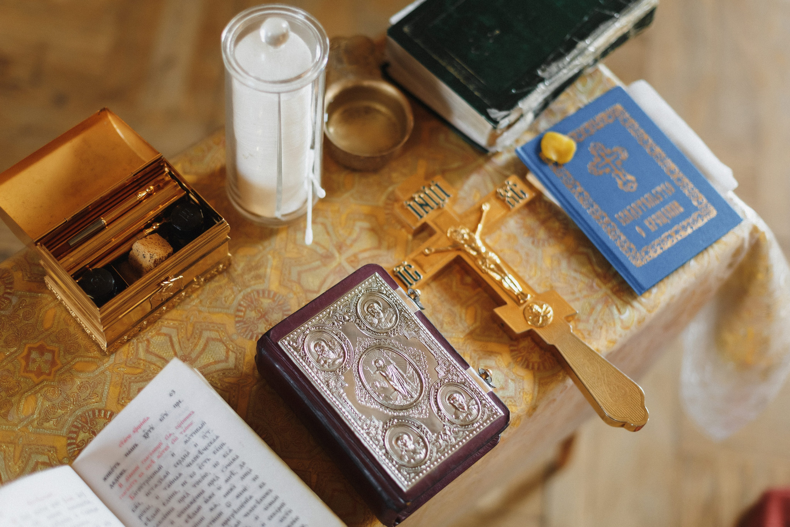 Фотосъёмка крещения Ильи в Никольской церкви Таганрога. Свадебный и семейный фотограф в Таганроге Бакарюк Антон