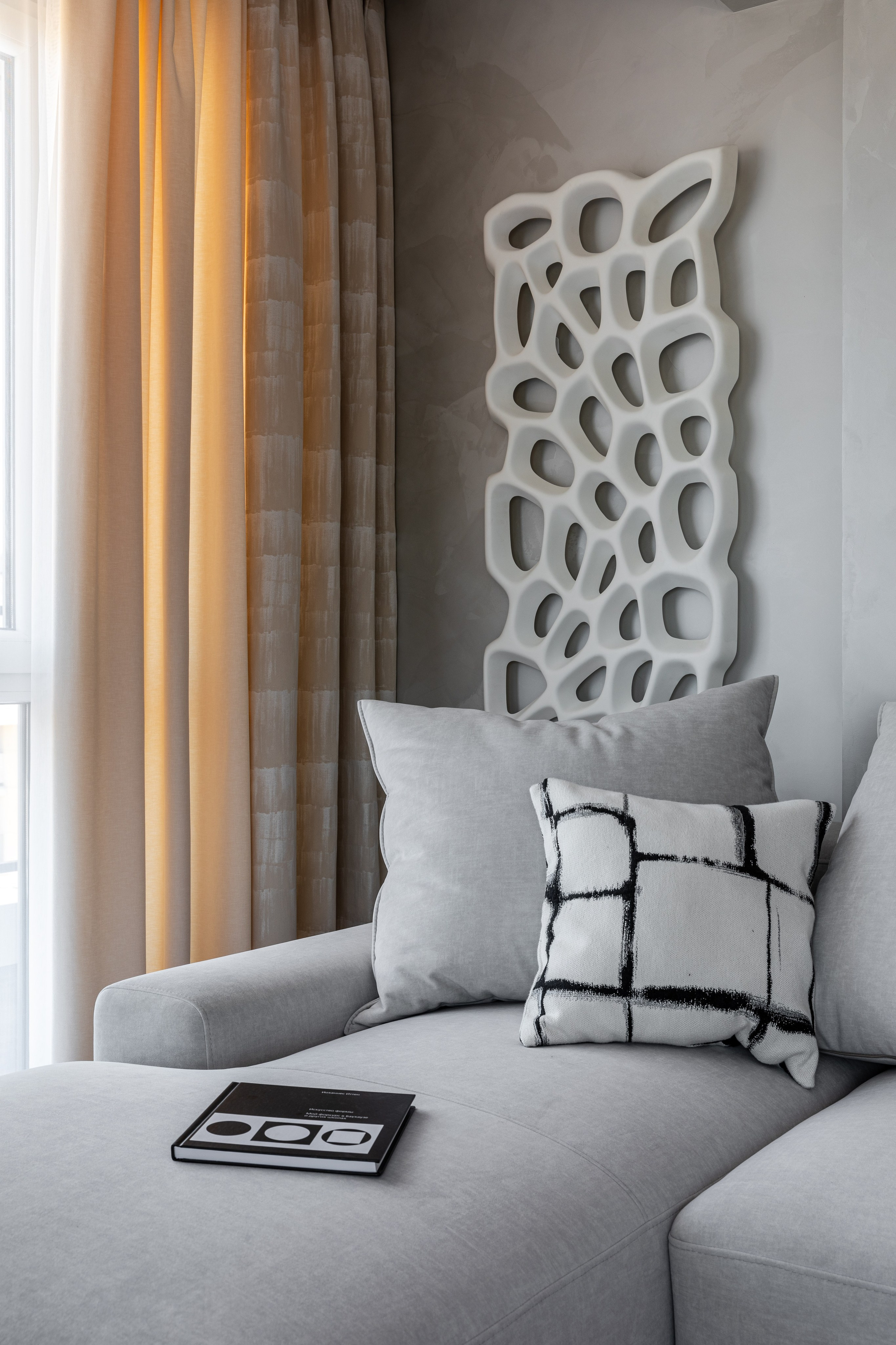 Дизайн проект Юлии Хаметовой @khametova_julia квартира в ЖК "Каравелла Португалии". Интерьерный фотограф в Сочи Владислав Нагин