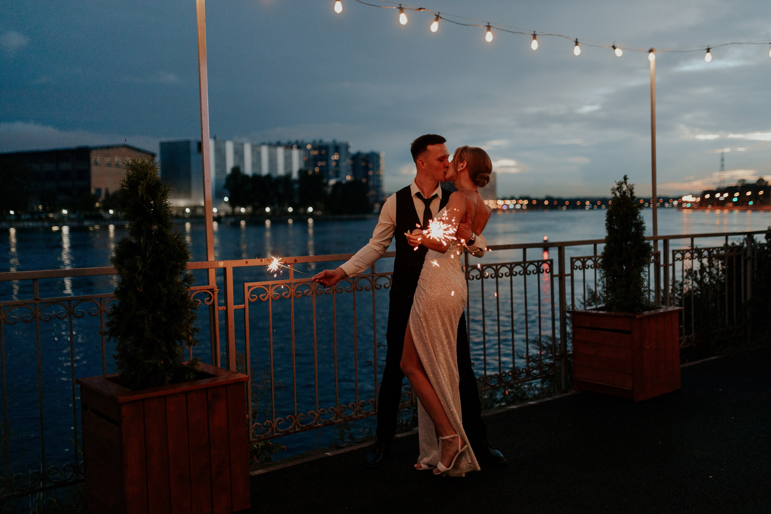 Свадебный банкет в Санкт-Петербурге — Трогательная фотосессия с родными и лавстори. Фотограф в Санкт-Петербурге Лиза Семченкова