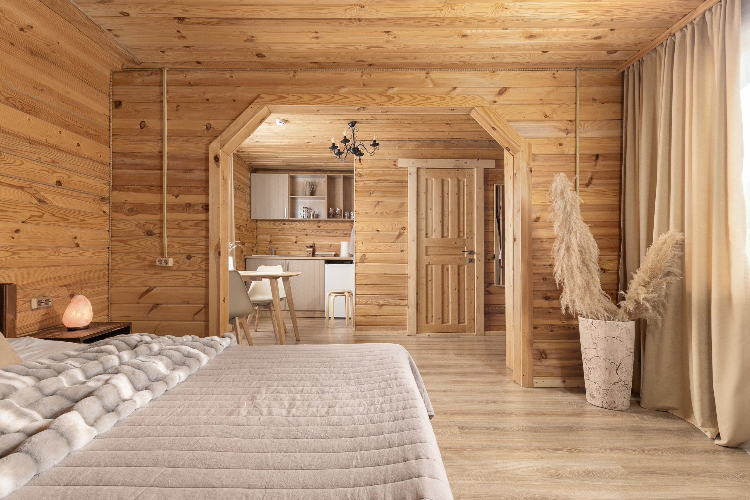 Фотосъёмка интерьеров и территории ALTAY CHALET. Коммерческий фотограф Яков Рослин