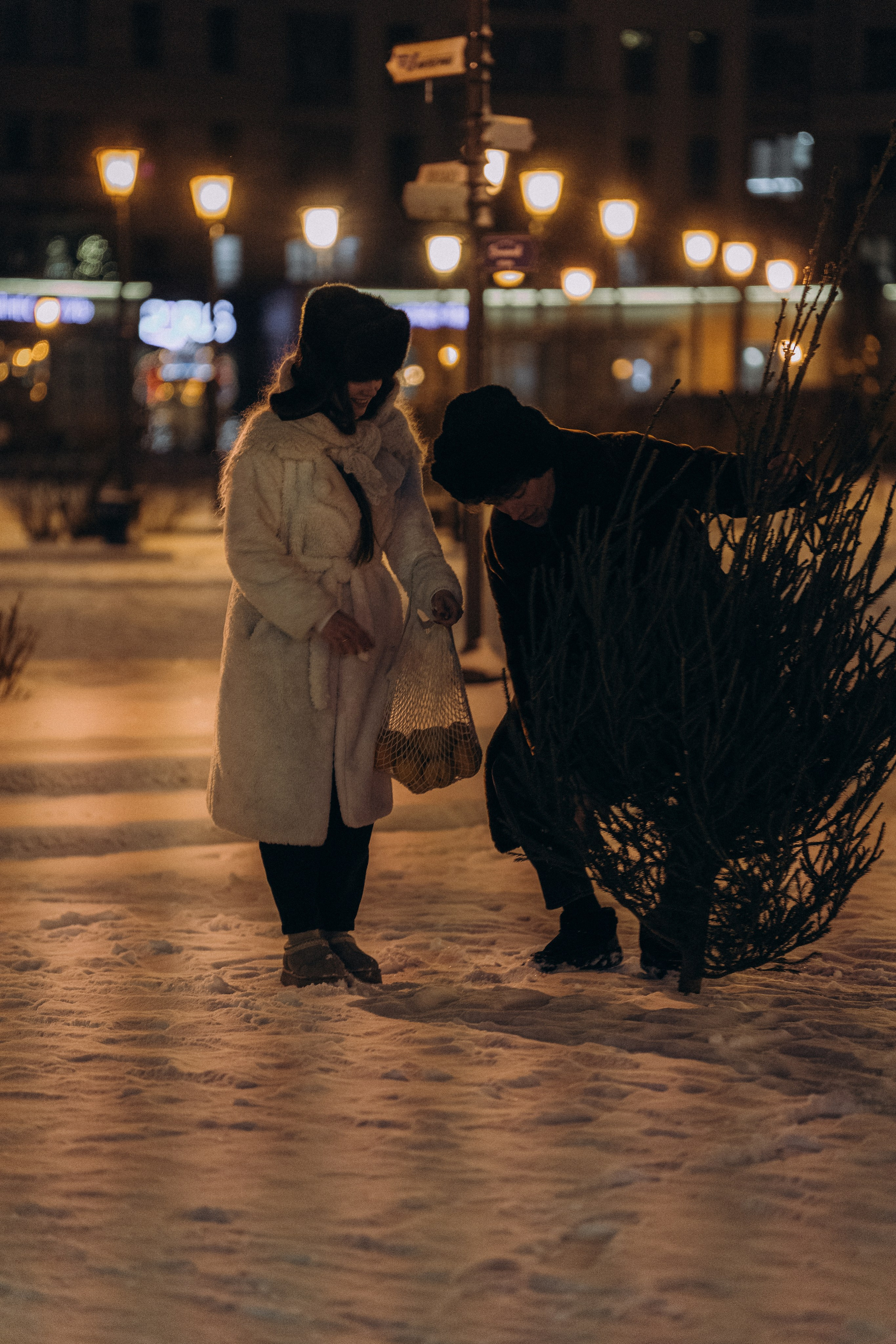 НОВОГОДНЯЯ ПРОГУЛКА ПАРЫ ПО ЧЕРНЫШЕВСКОЙ ПЕРЕД НОВЫМ ГОДОМ. Профессиональный фотограф, Санкт-Петербург — Виктория Богомолова