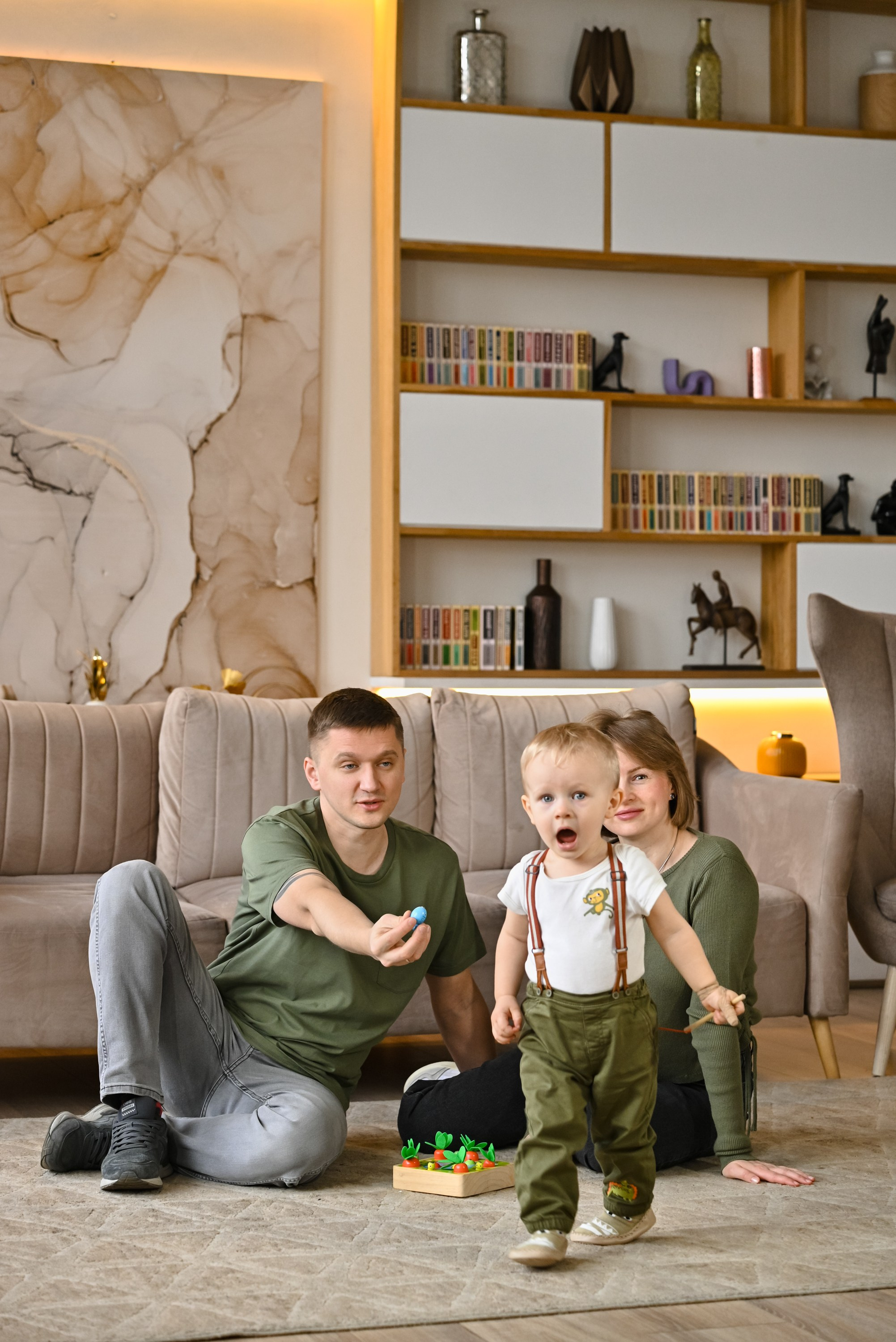 Ангелина и её большая семья. Компания и фотошкола по созданию контента в Москве