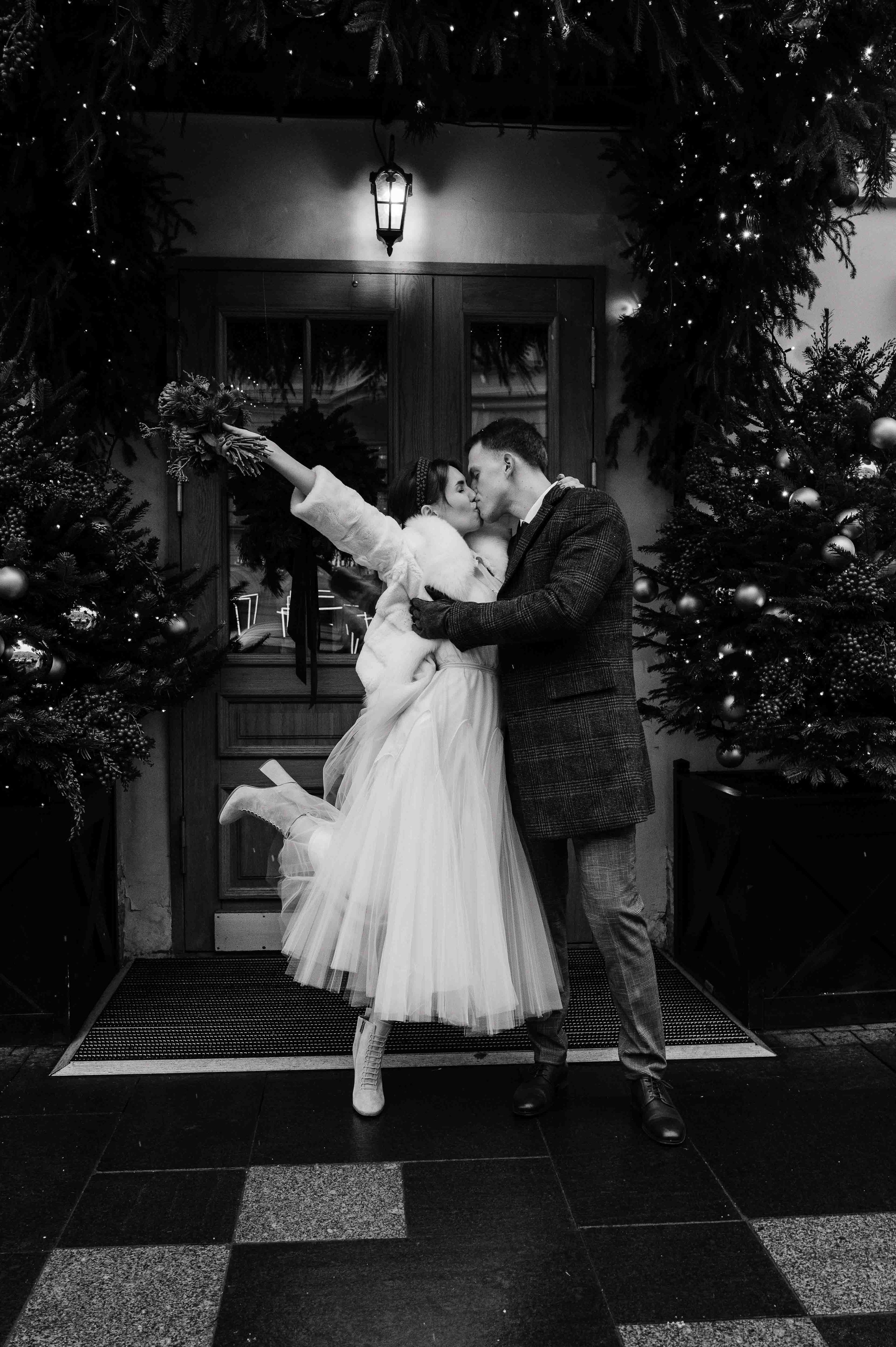 Утро невесты в гостинице. Свадебный и семейный фотограф в Котласе Никита Попов