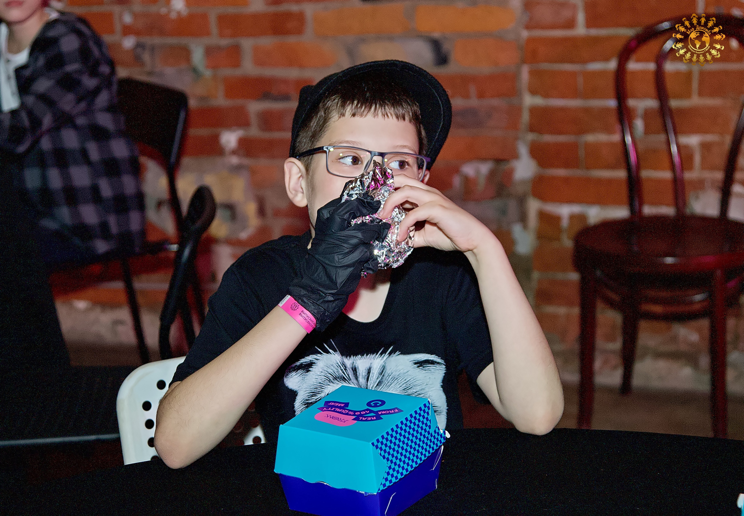 Выпускной 2023 (Школа 667, 4-й класс). Репортажная съемка в Москве и области. Анималистика