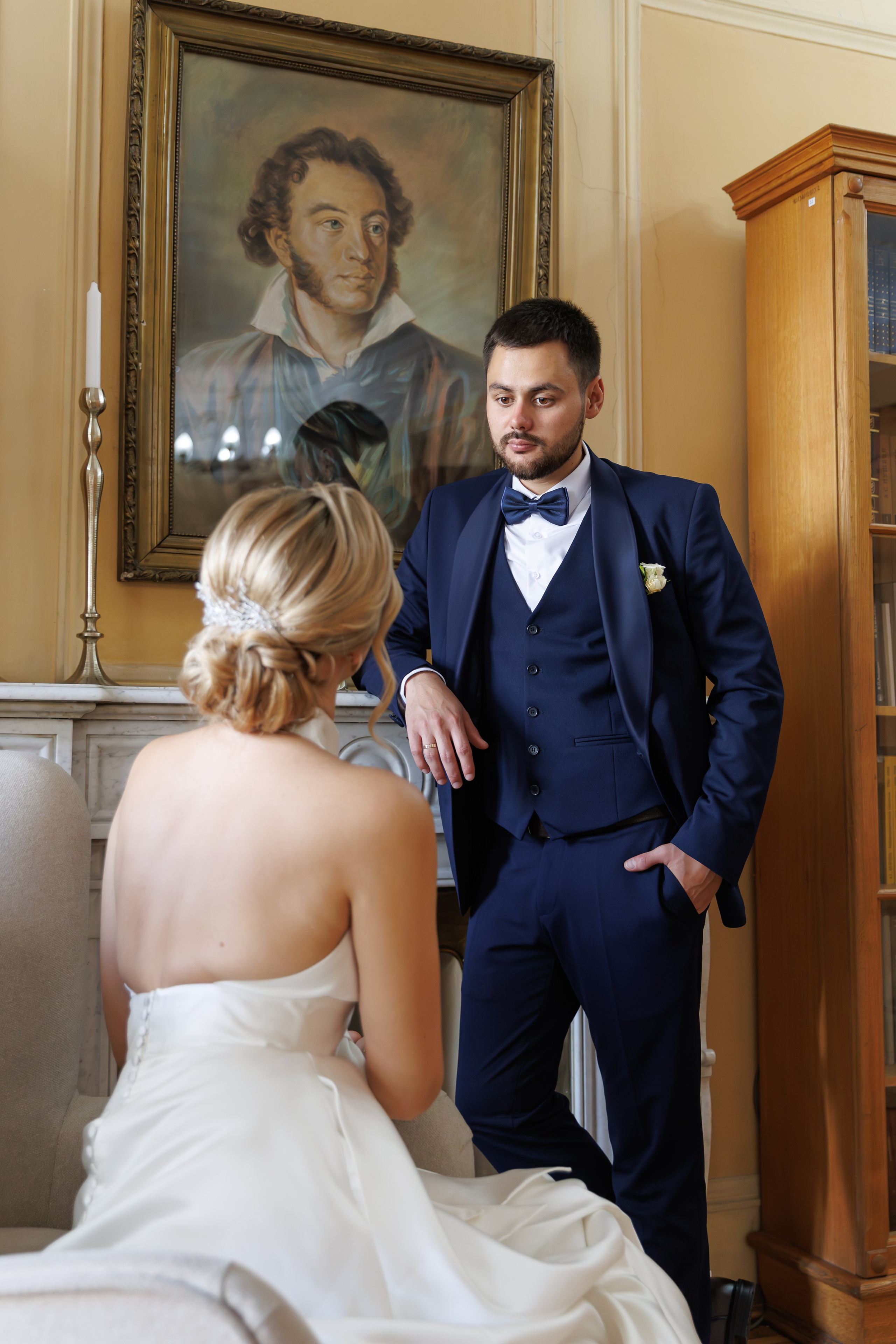 Свадебная фотосессия в библиотеке-читальне им А. С. Пушкина. Свадебный фотограф Москва и МО Сергей Киржаев