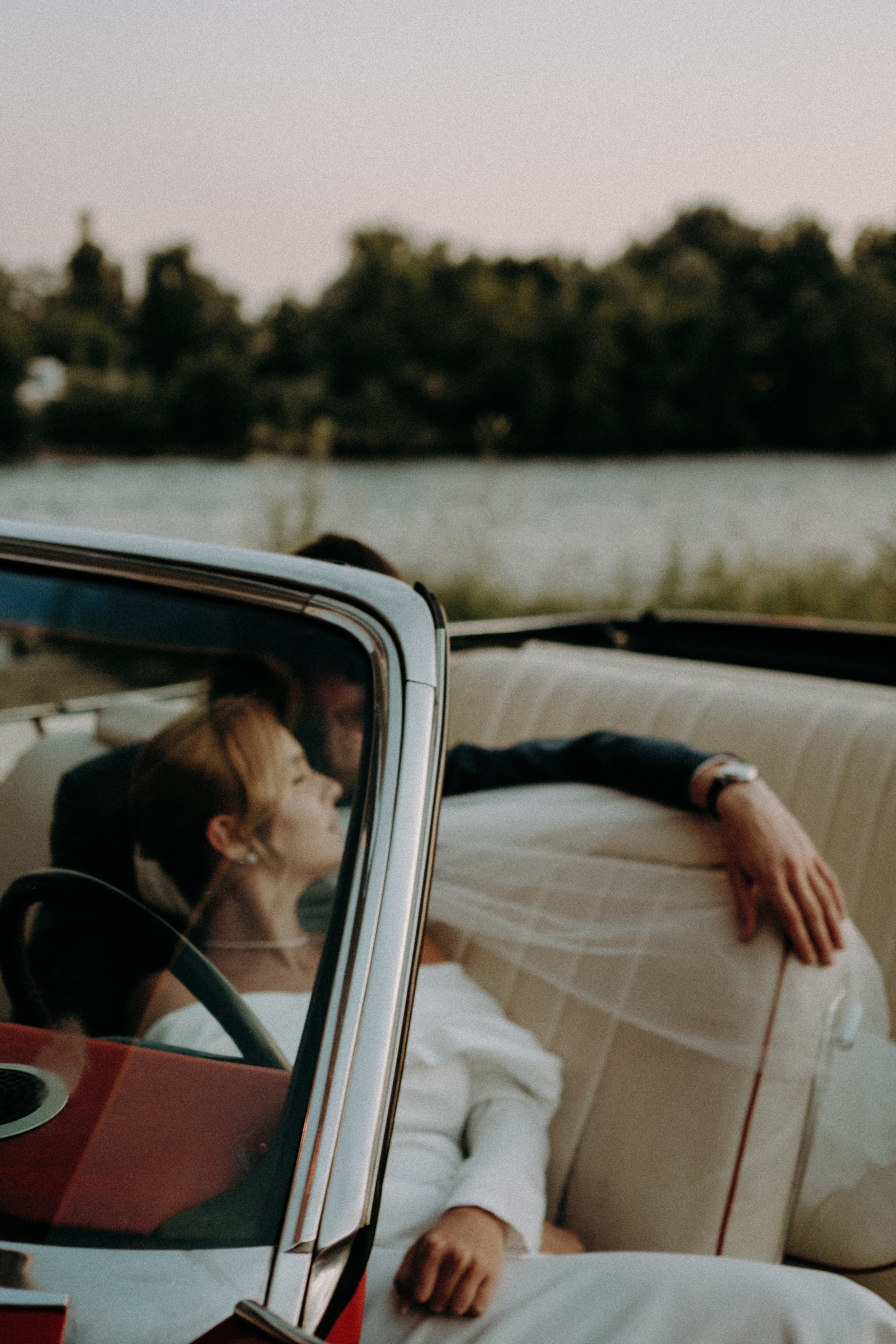 СВАДЕБНАЯ СЬЕМКА ВОЗЛЕ МСОТА БЕТАНКУРА НА КАБРИОЛЕТЕ. Профессиональный фотограф, Санкт-Петербург — Виктория Богомолова