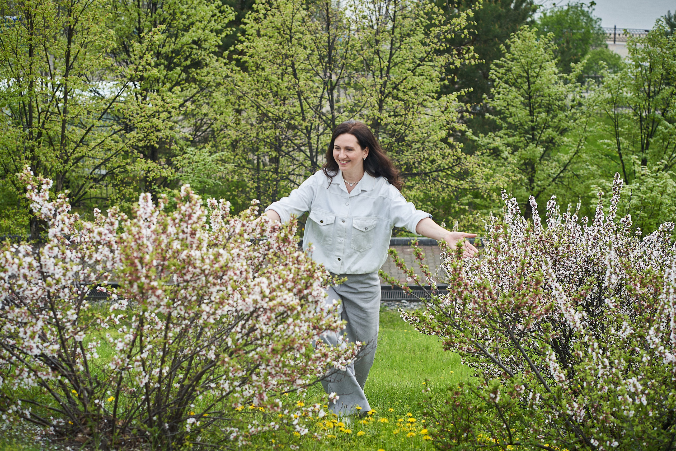 Прогулка в цветении. Анна Катасонова