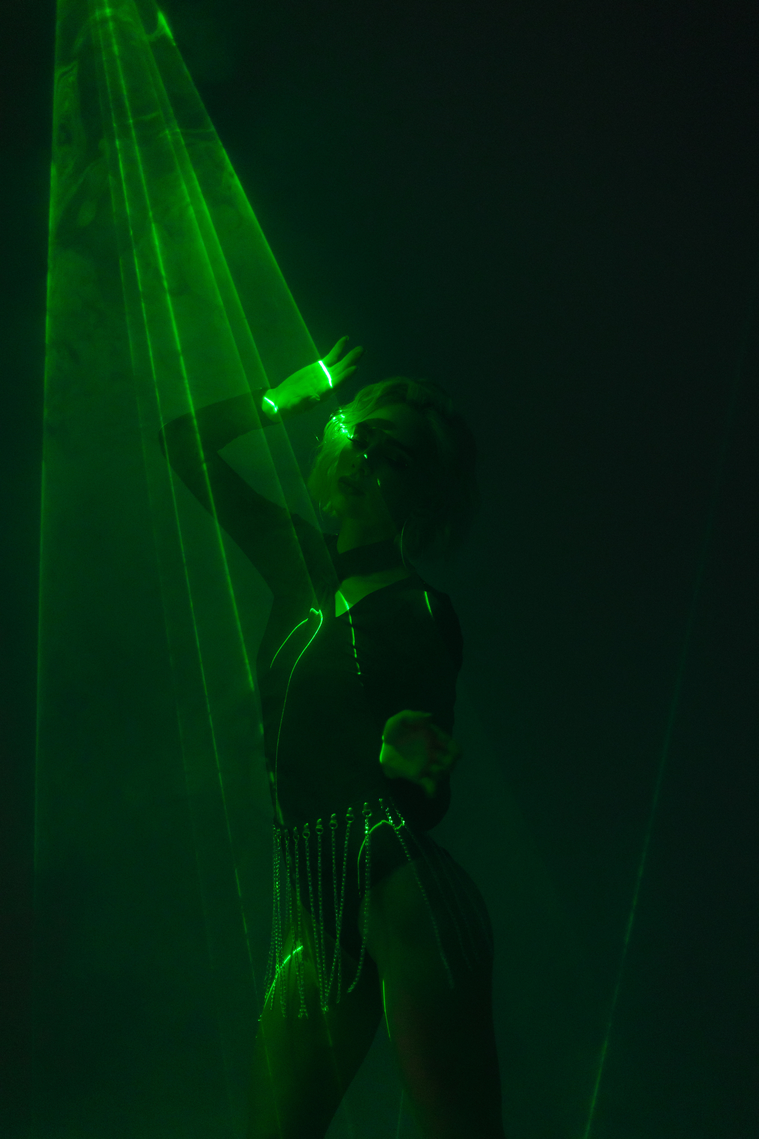 Съемка с лазерами. Фотограф Наталия Федосова, г. Москва. TG и Instagram @nataliya_raw