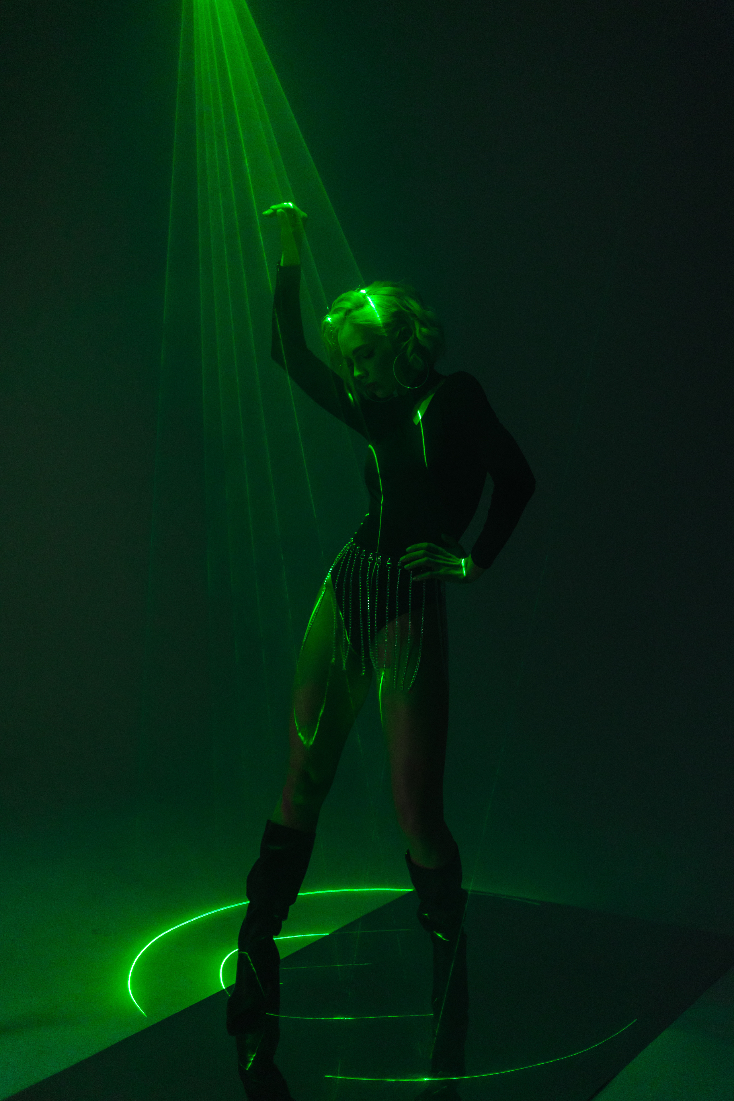 Съемка с лазерами. Фотограф Наталия Федосова, г. Москва. TG и Instagram @nataliya_raw