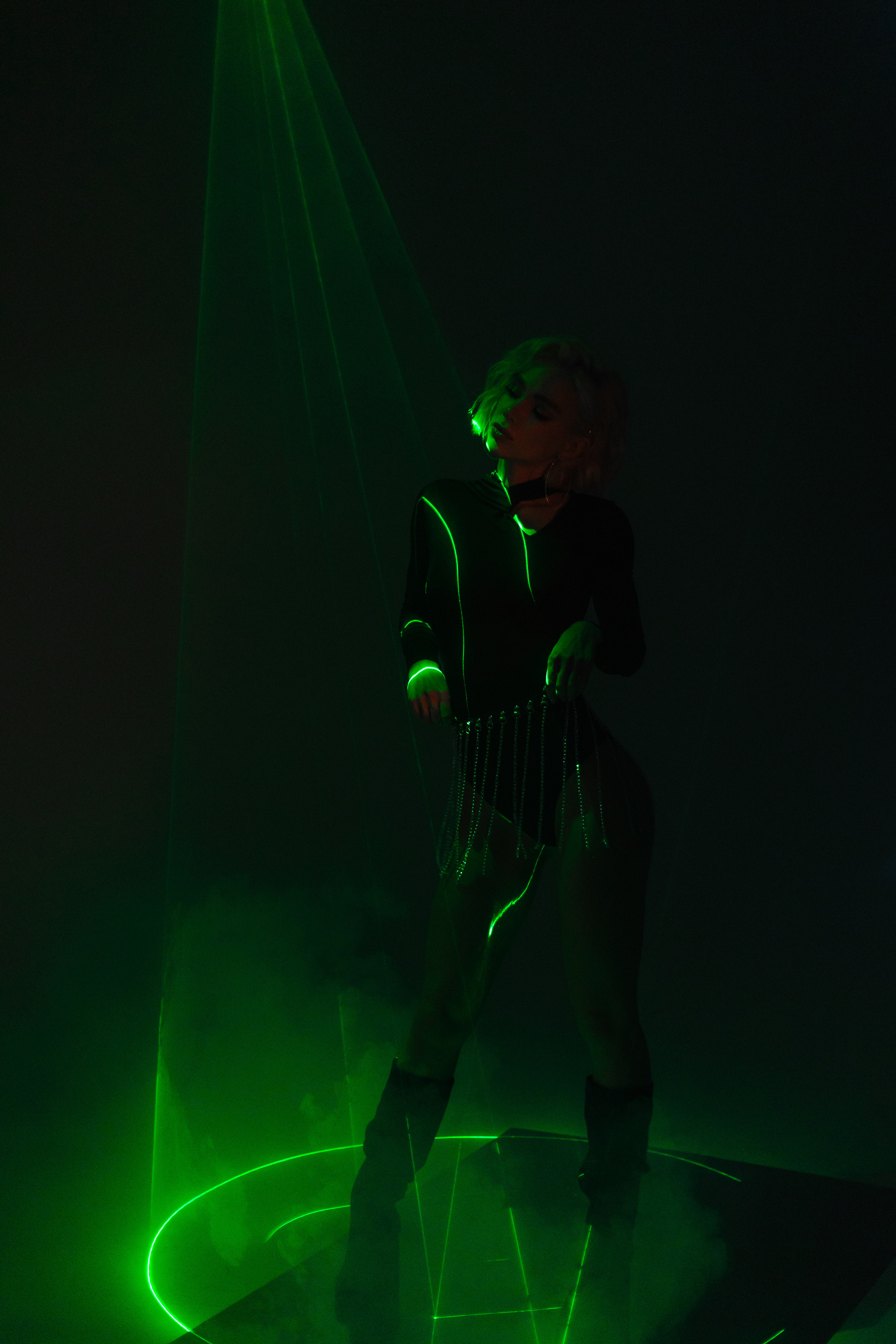 Съемка с лазерами. Фотограф Наталия Федосова, г. Москва. TG и Instagram @nataliya_raw