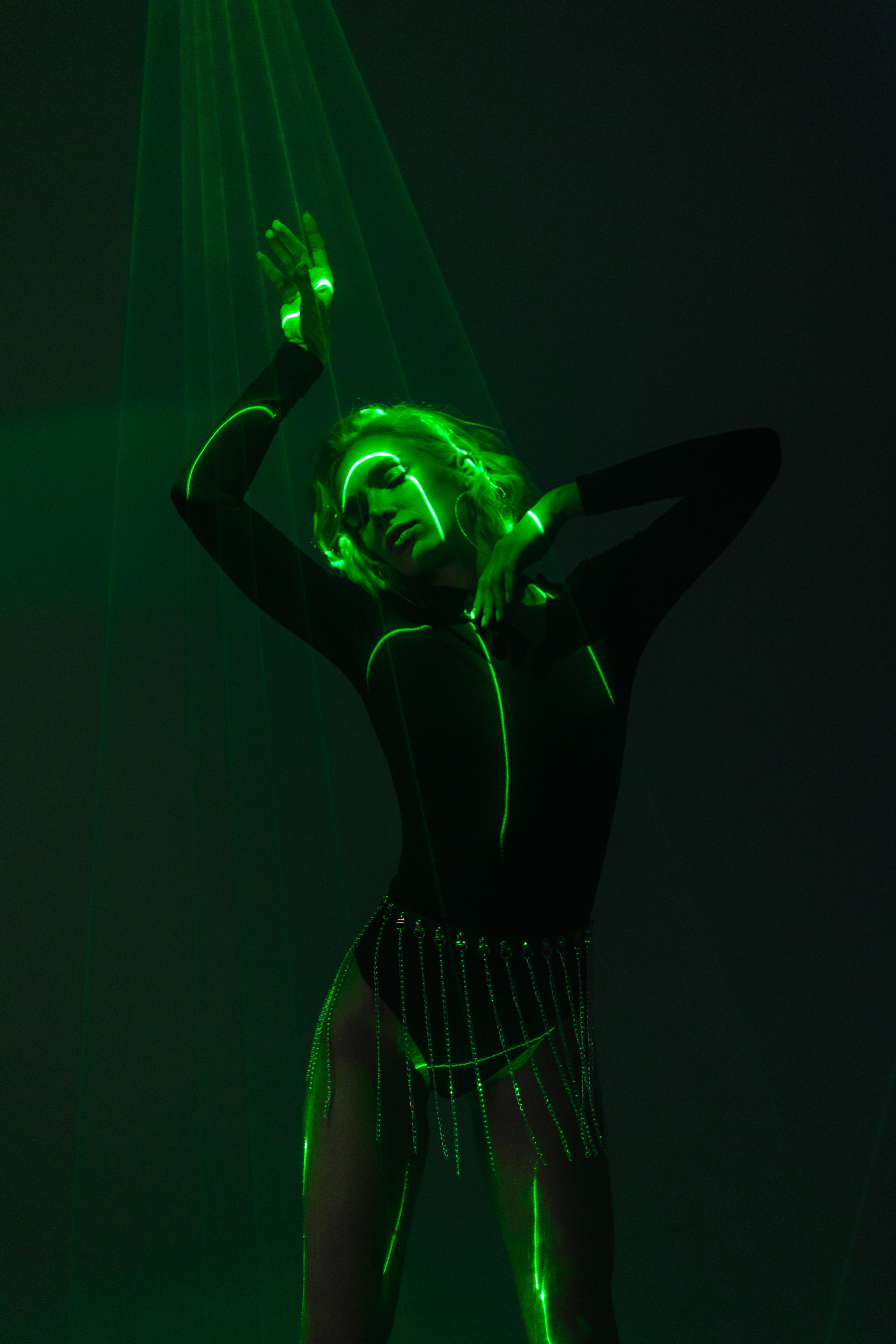Съемка с лазерами. Фотограф Наталия Федосова, г. Москва. TG и Instagram @nataliya_raw