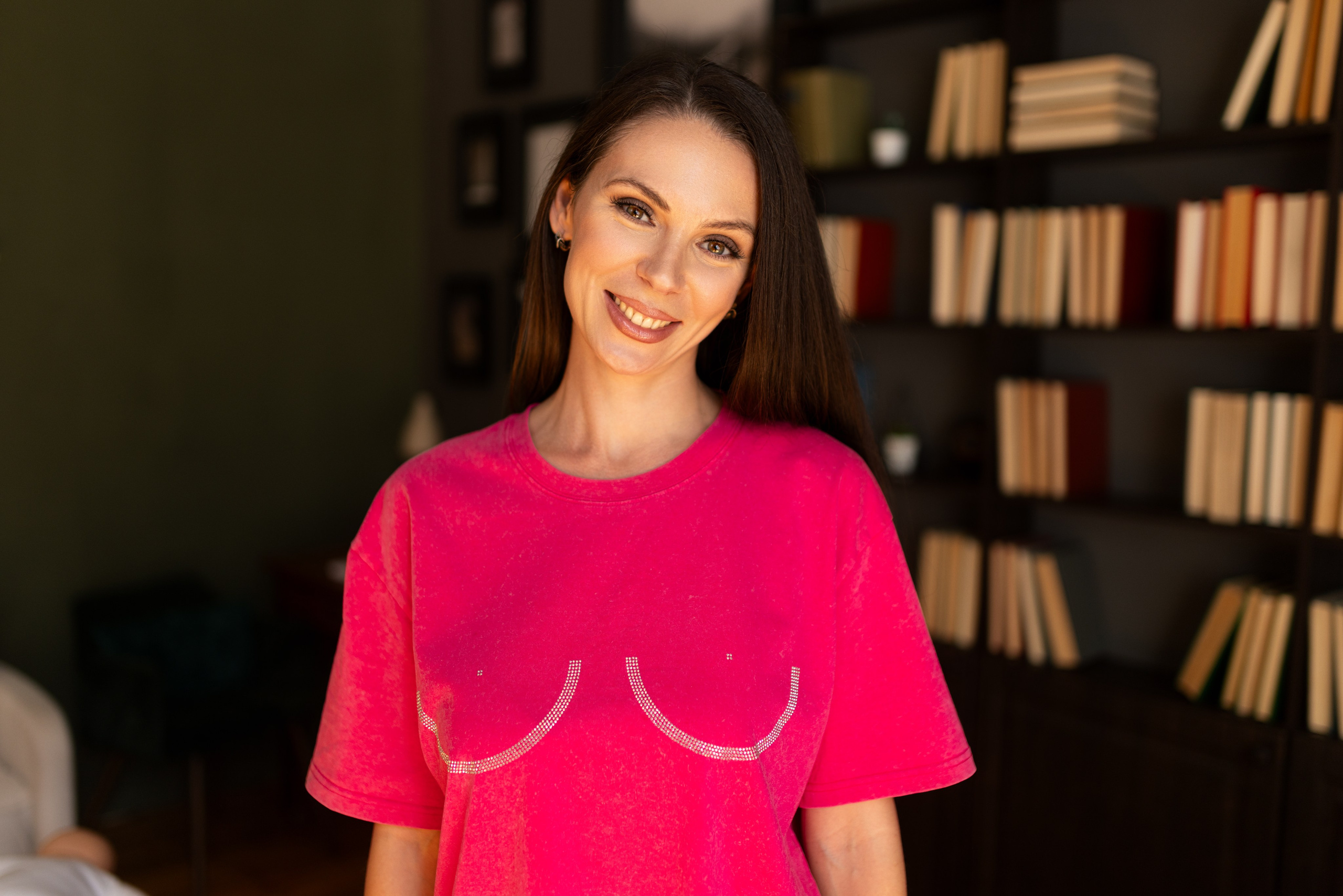 Контент съемка в студии с интерьером с Оксаной — специалиста по грудному вскармливанию для контента. Дмитрий Шульгин, портретный фотограф в Воронеже