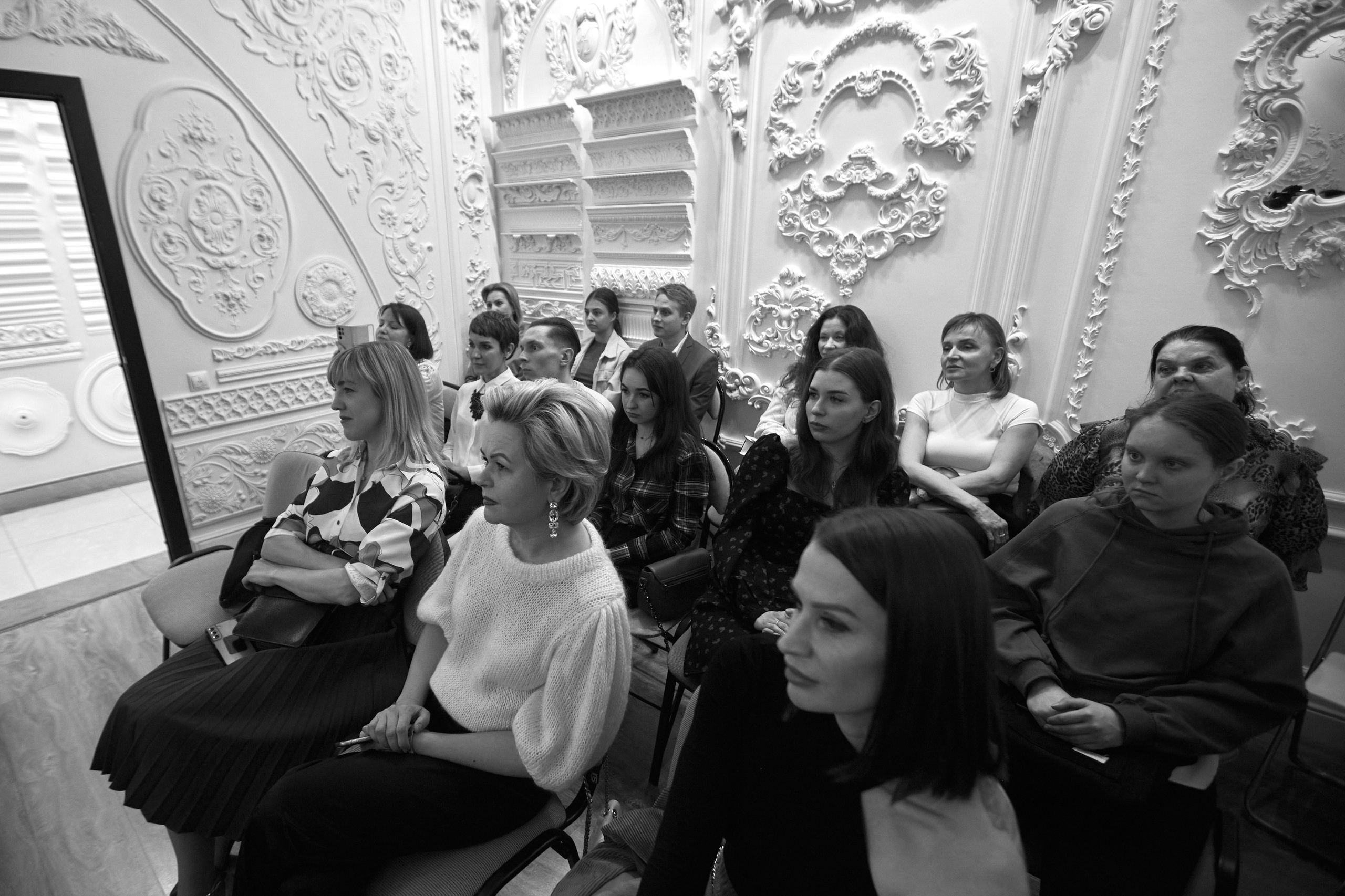 Проект «Соображаем на троих» лекция по А. Чехову в салоне «Аврора». Фотограф Юлия Маринина