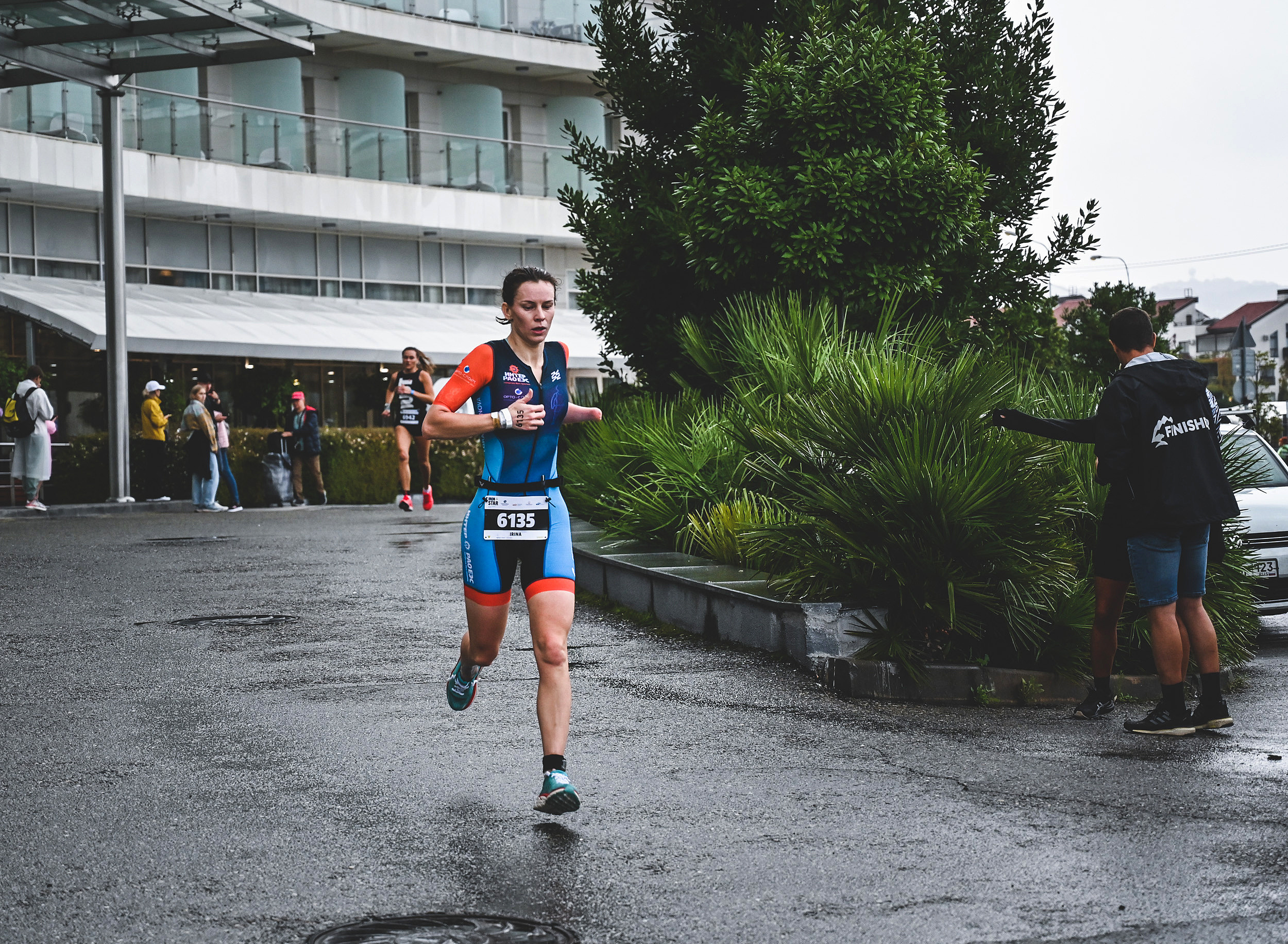Команда «Орто-Спорт» ДЕНЬ IRONSTAR SPRINT & OLYMPIC SOCHI СИРИУС. Фотографирую счастливых людей в Сочи