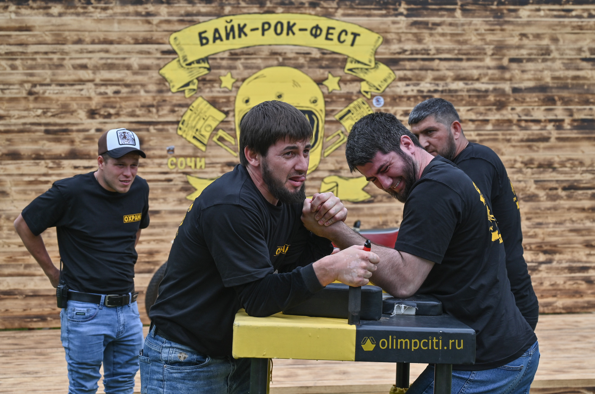 «БЕЗПОНТОВ» 26 МАЯ 2023. Фотографирую счастливых людей в Сочи