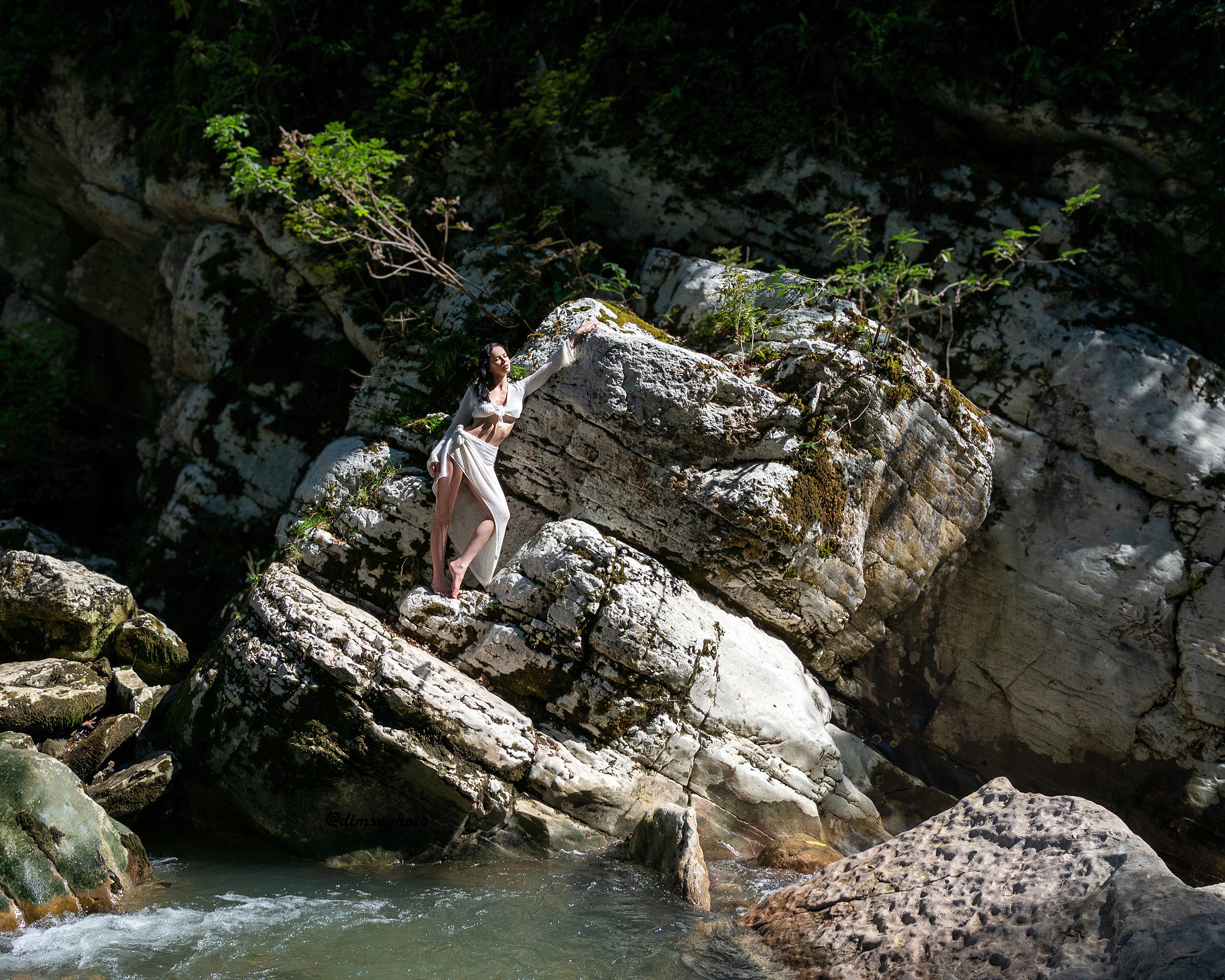 Манящие Белые скалы украшены красотой Анастасии. Фотографирую счастливых людей в Сочи