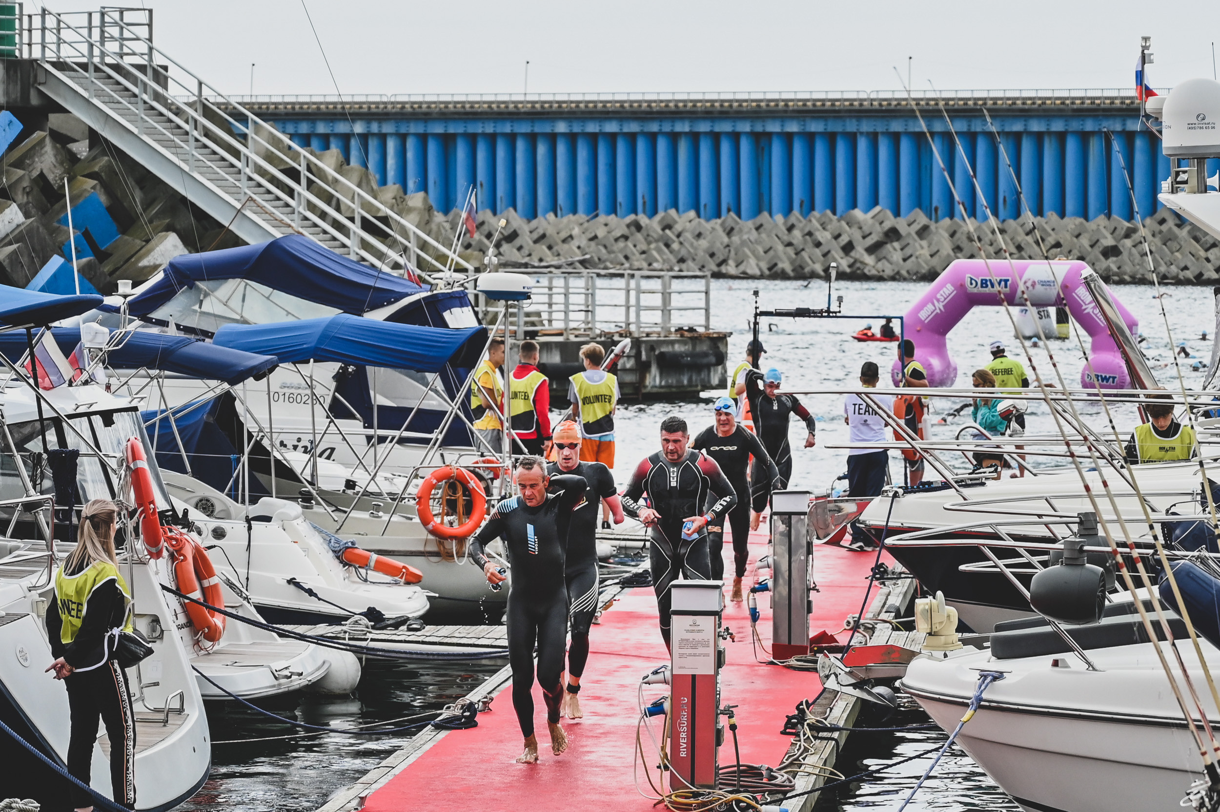 Команда «Орто-Спорт» ДЕНЬ IRONSTAR SPRINT & OLYMPIC SOCHI СИРИУС. Фотографирую счастливых людей в Сочи