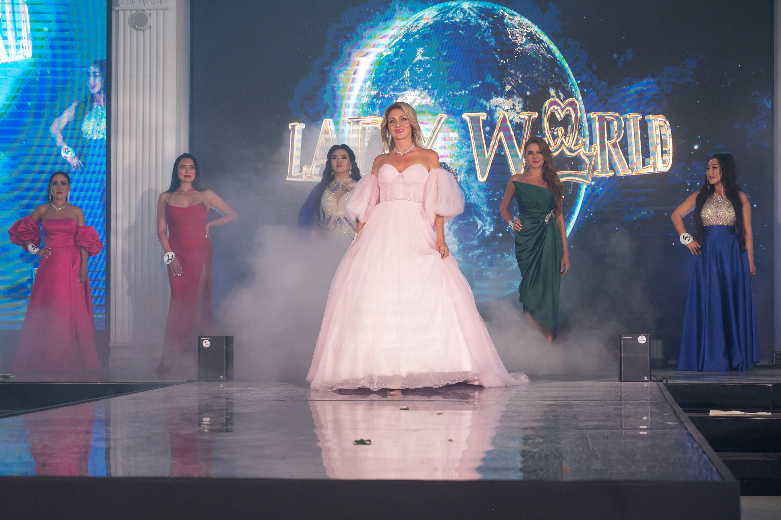 Финал конкурса красоты «LADY WORLD» 23.09.2023 в Сочи. Фотографирую счастливых людей в Сочи