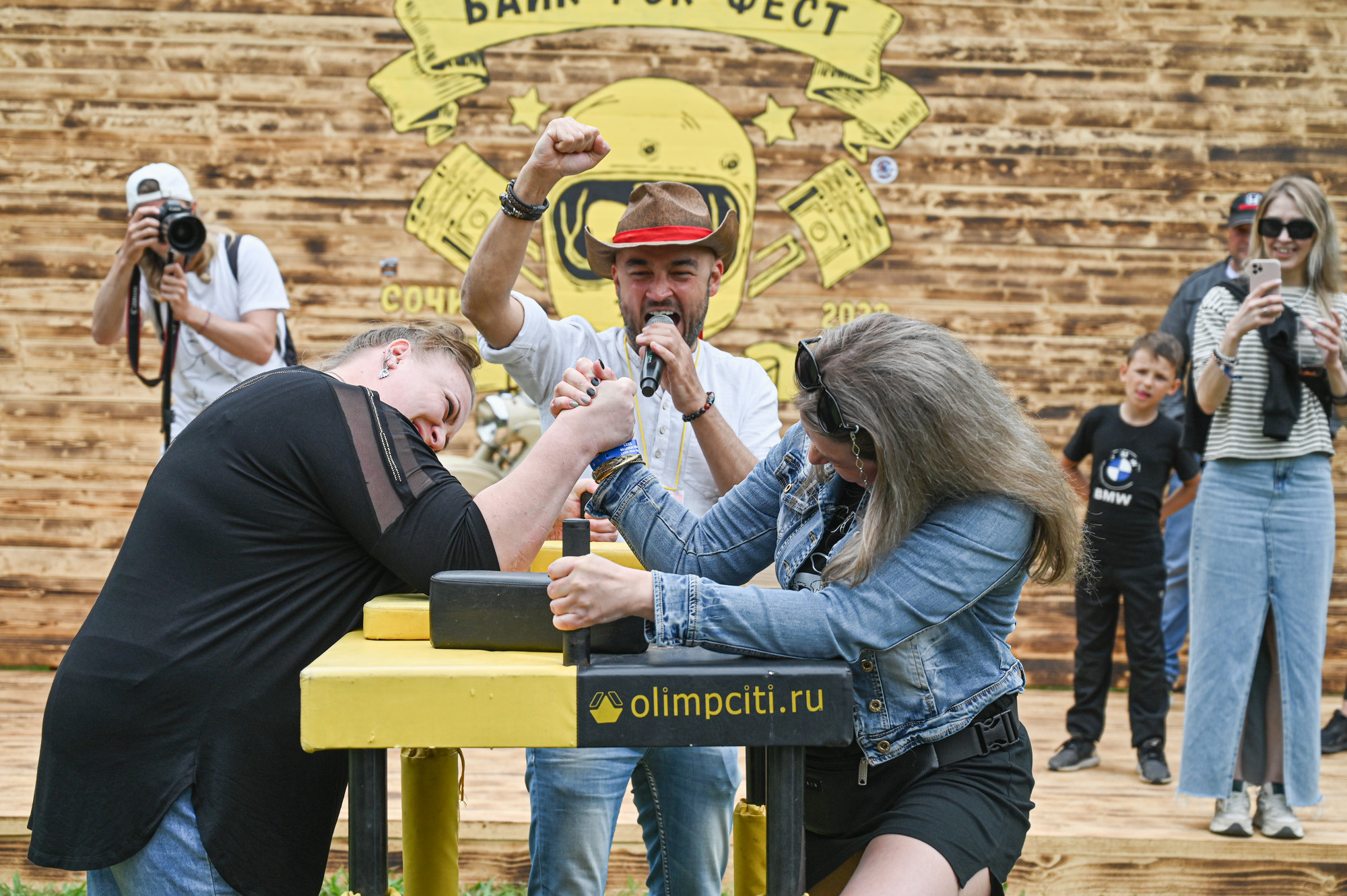 «БЕЗПОНТОВ» 26 МАЯ 2023. Фотографирую счастливых людей в Сочи