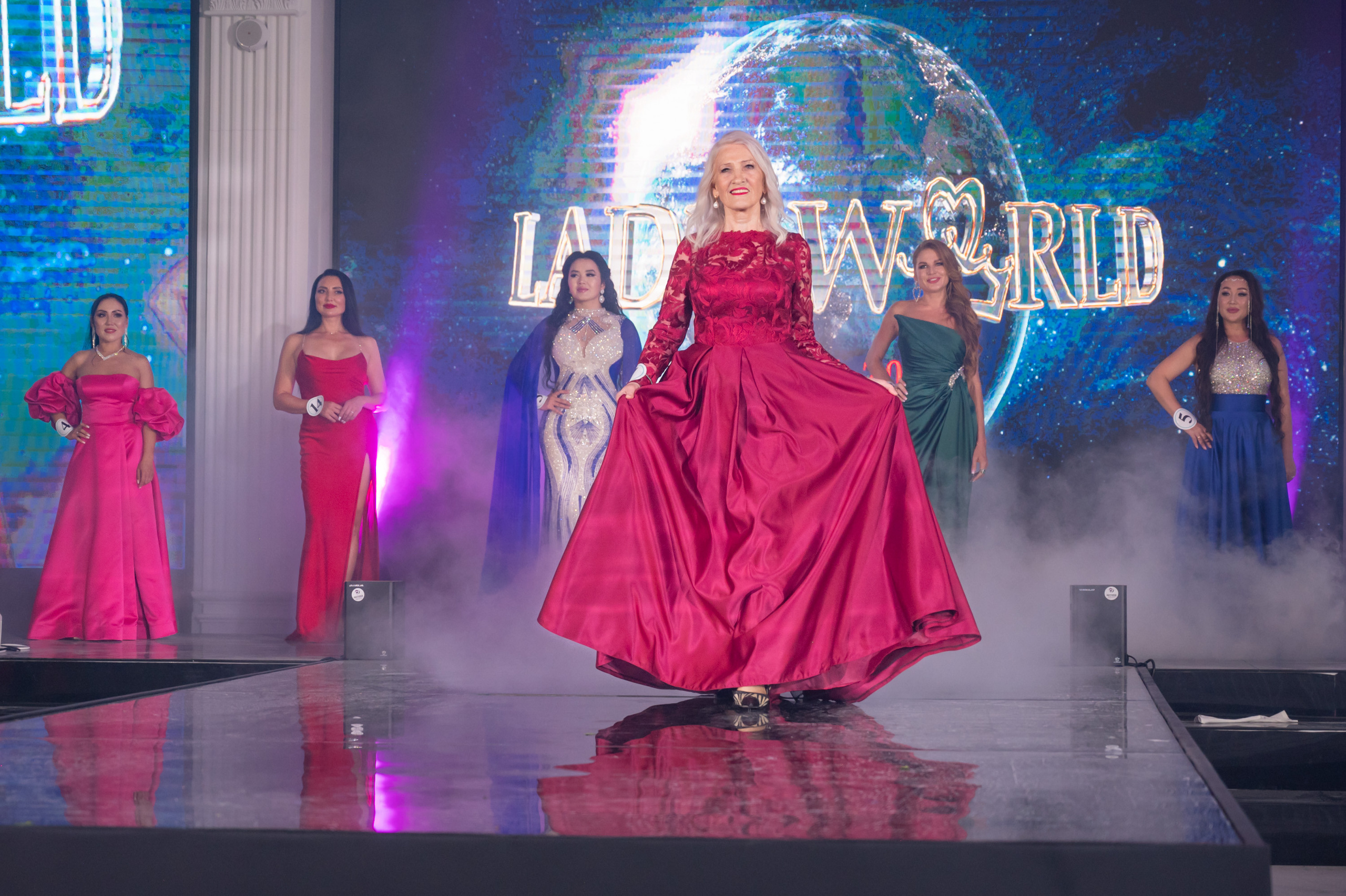 Финал конкурса красоты «LADY WORLD» 23.09.2023 в Сочи. Фотографирую счастливых людей в Сочи