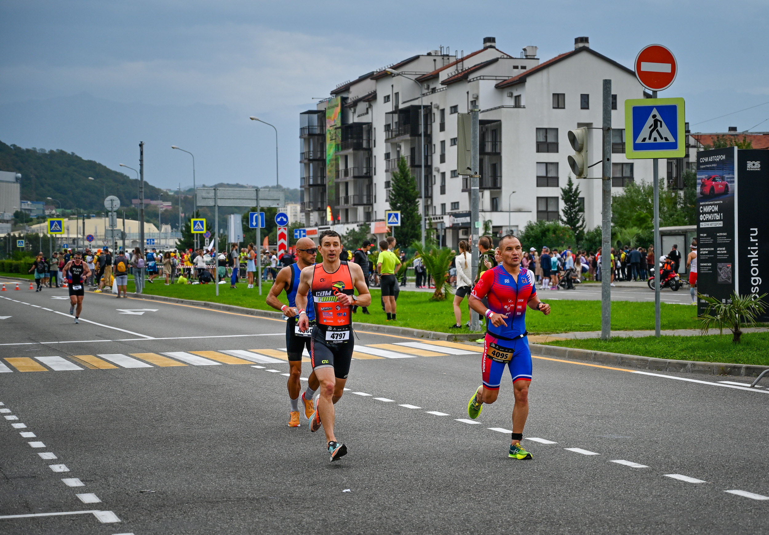 Команда «Орто-Спорт» ДЕНЬ IRONSTAR SPRINT & OLYMPIC SOCHI СИРИУС. Фотографирую счастливых людей в Сочи