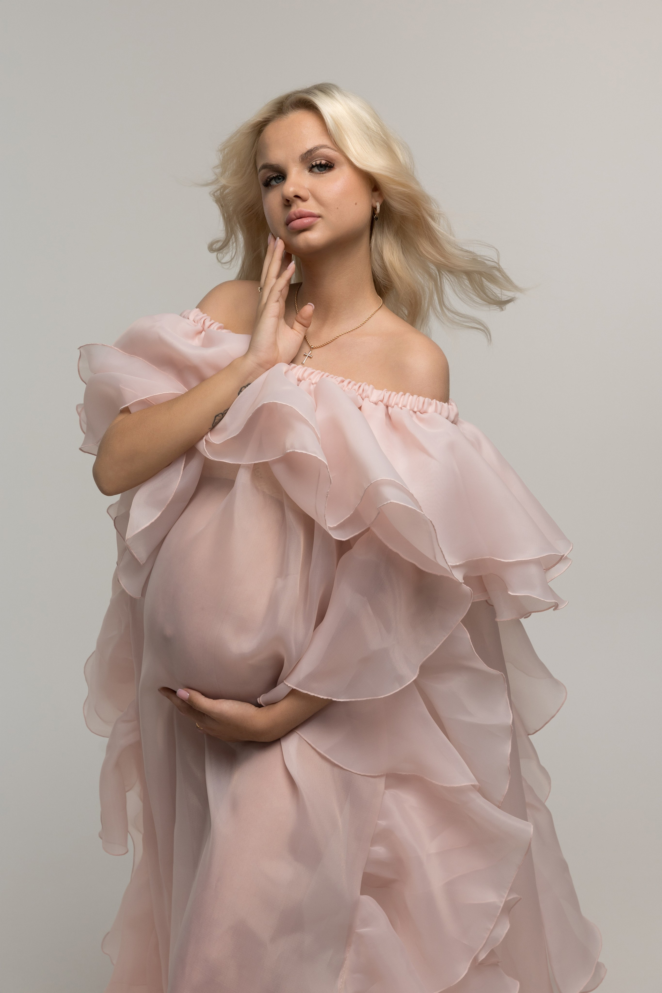 Фотосессия беременности в Красноярске — Vetaphoto. Фотограф беременности и новорожденных в Красноярске Вета Ланская