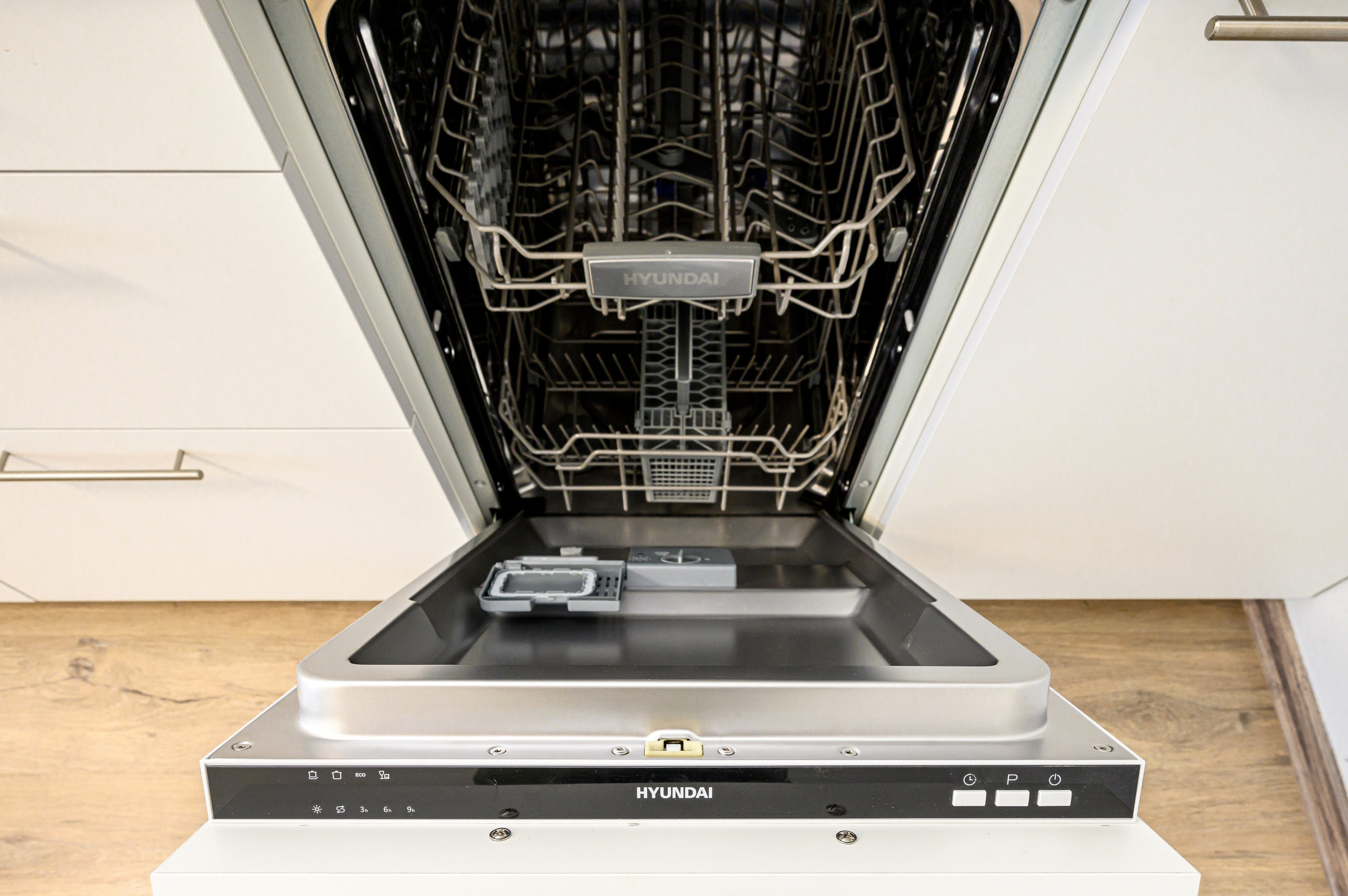 Студия на Варфоломеевской. Интерьерный фотограф. Фото- видеосъемка недвижимости Санкт-Петербург