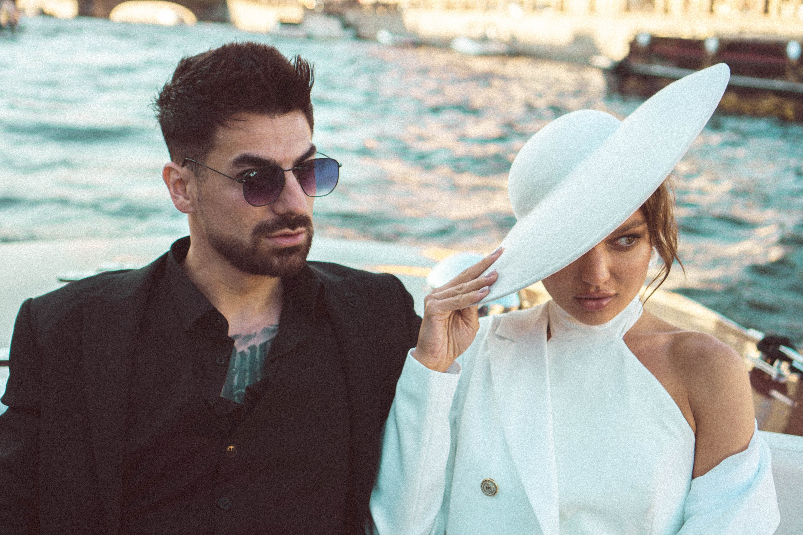 СВАДЕНБНАЯ СЬЕМКА НА КАТЕРЕ ПО КАНАЛАМ САНКТ-ПЕТЕРБУРГА И В АКВАТОРИИ НЕВЫ. Профессиональный фотограф, Санкт-Петербург — Виктория Богомолова