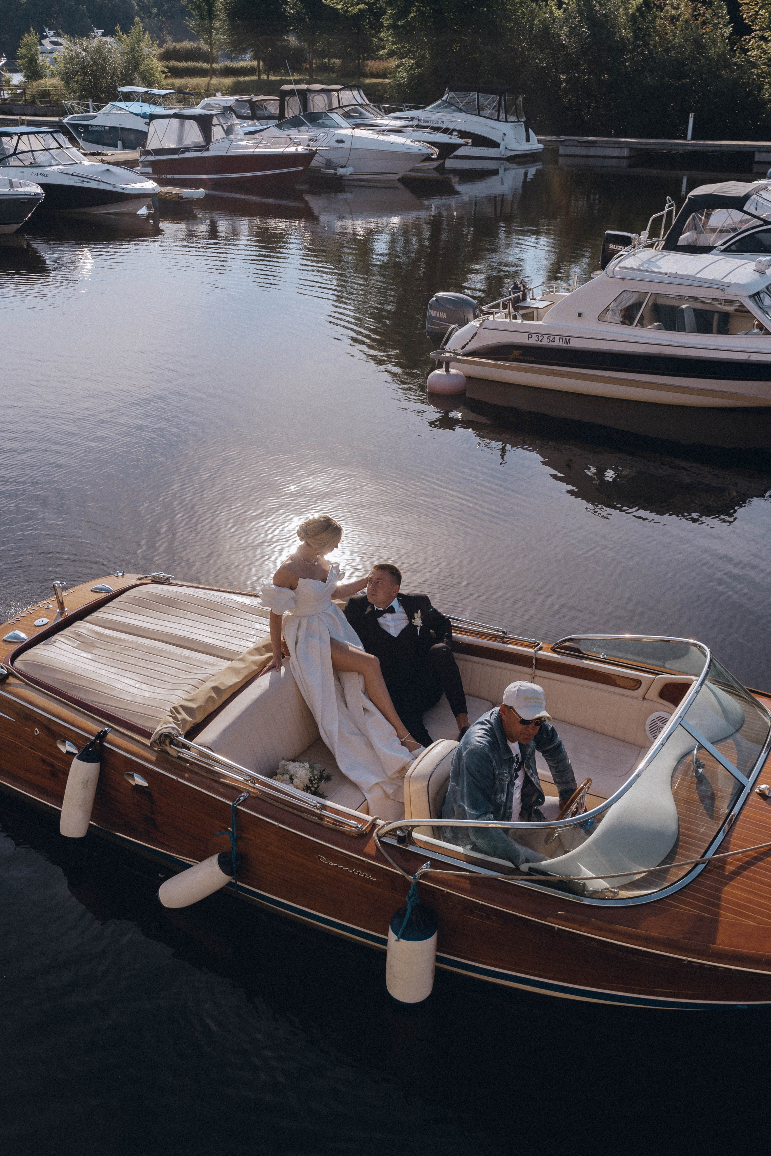 СВАДЕНБНАЯ СЬЕМКА НА КАТЕРЕ ПО КАНАЛАМ САНКТ-ПЕТЕРБУРГА И В АКВАТОРИИ НЕВЫ. Профессиональный фотограф, Санкт-Петербург — Виктория Богомолова