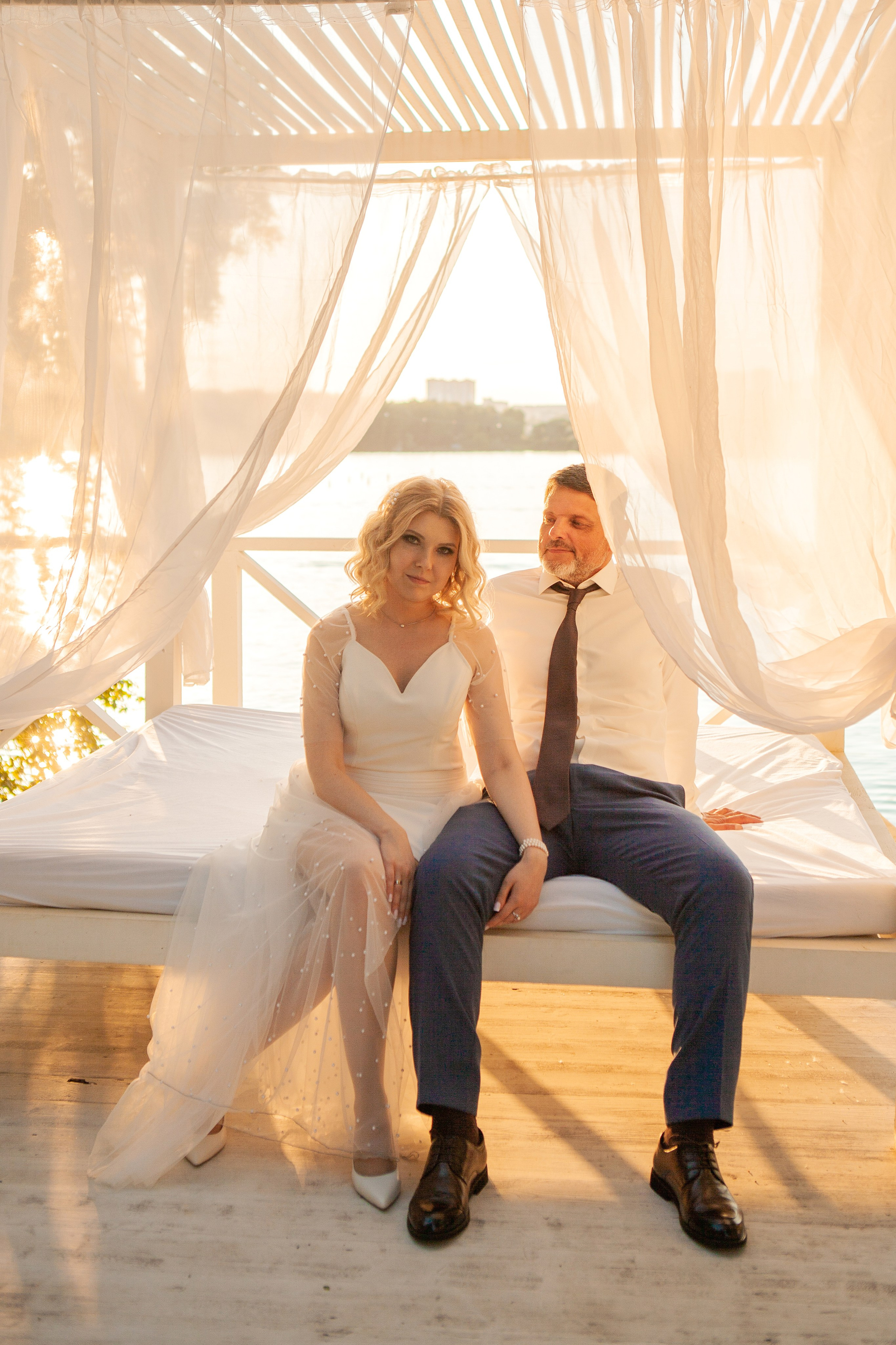 Фотосессия молодоженов на пляже Рублево. Фотограф Ольга Ефремова