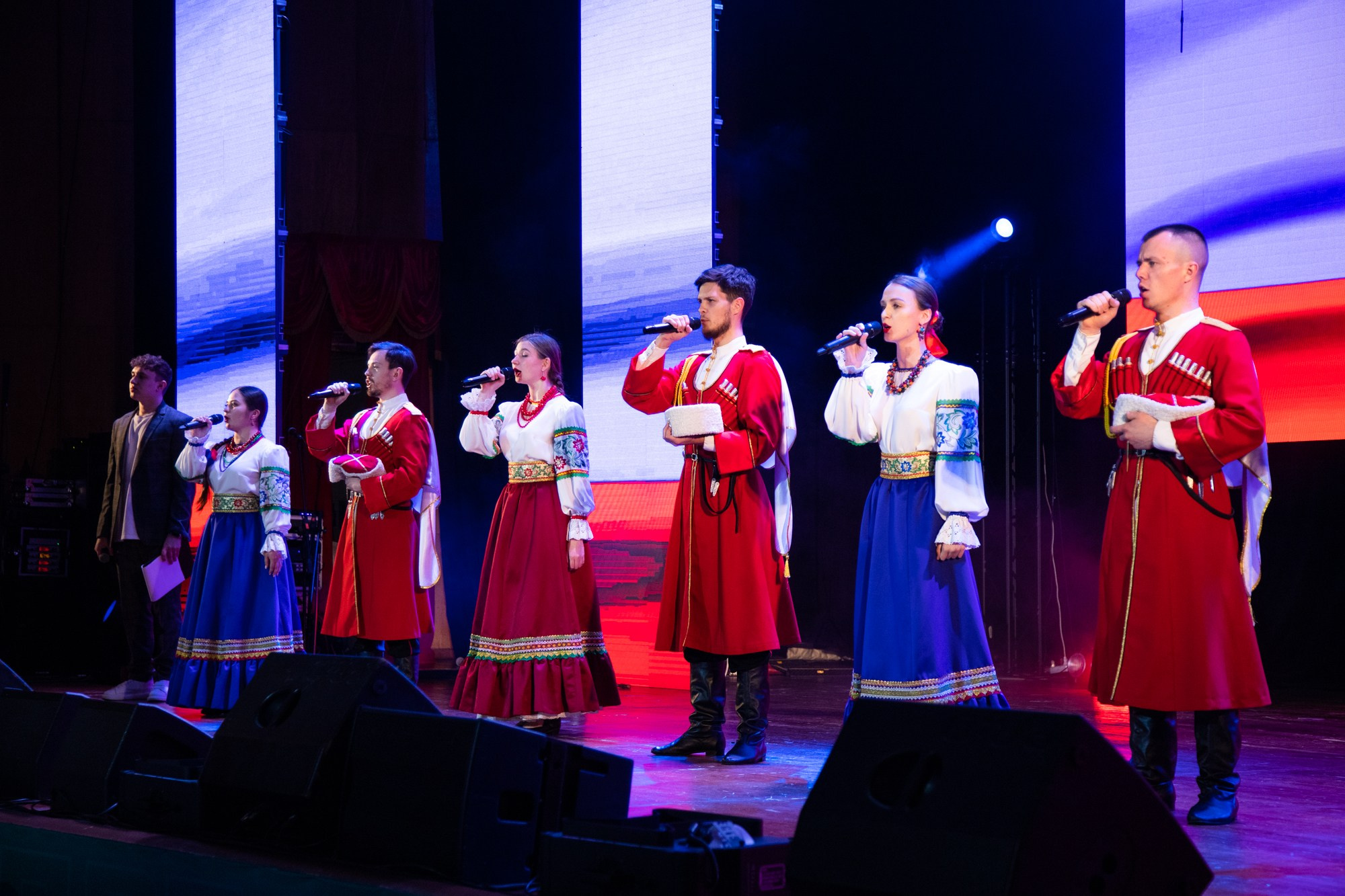 Гала-концерт «Студвесна на Кубани». Репортажный, промышленный и маркетплейс-фотограф Дмитрий Чернат