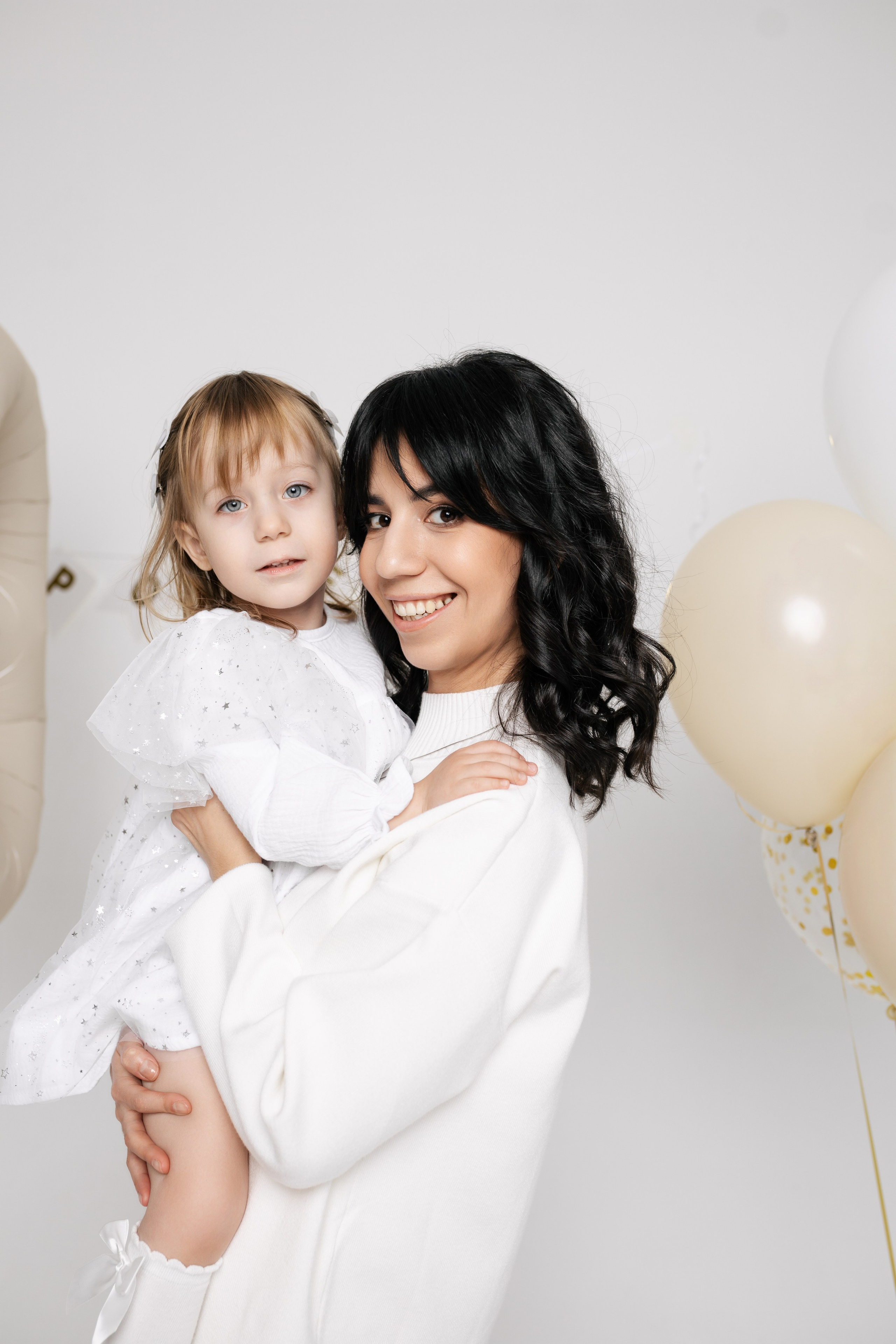 Маша, сколько тебе уже? Вот столько (3 года, показывая на пальцах)). Свадебный и женский фотограф в Санкт-Петербурге Муртеева Екатерина