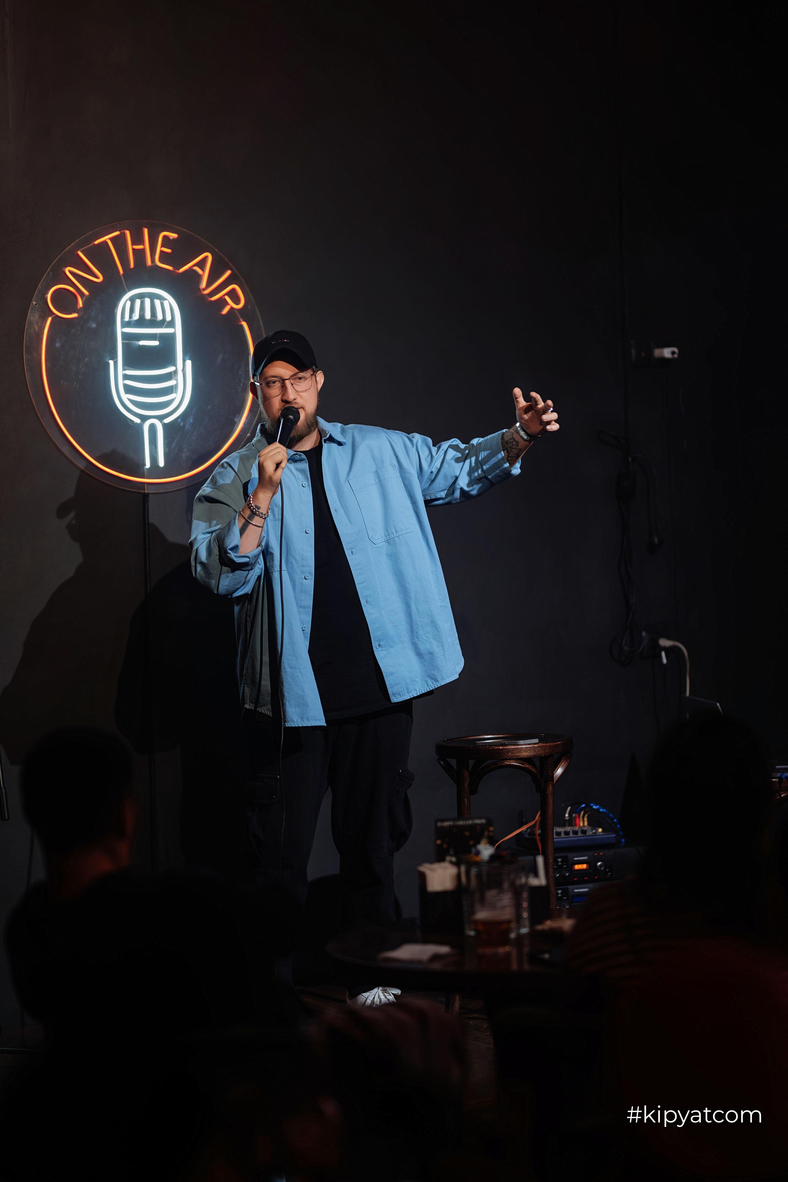 Сольный стендап концерт Александра Меркуль