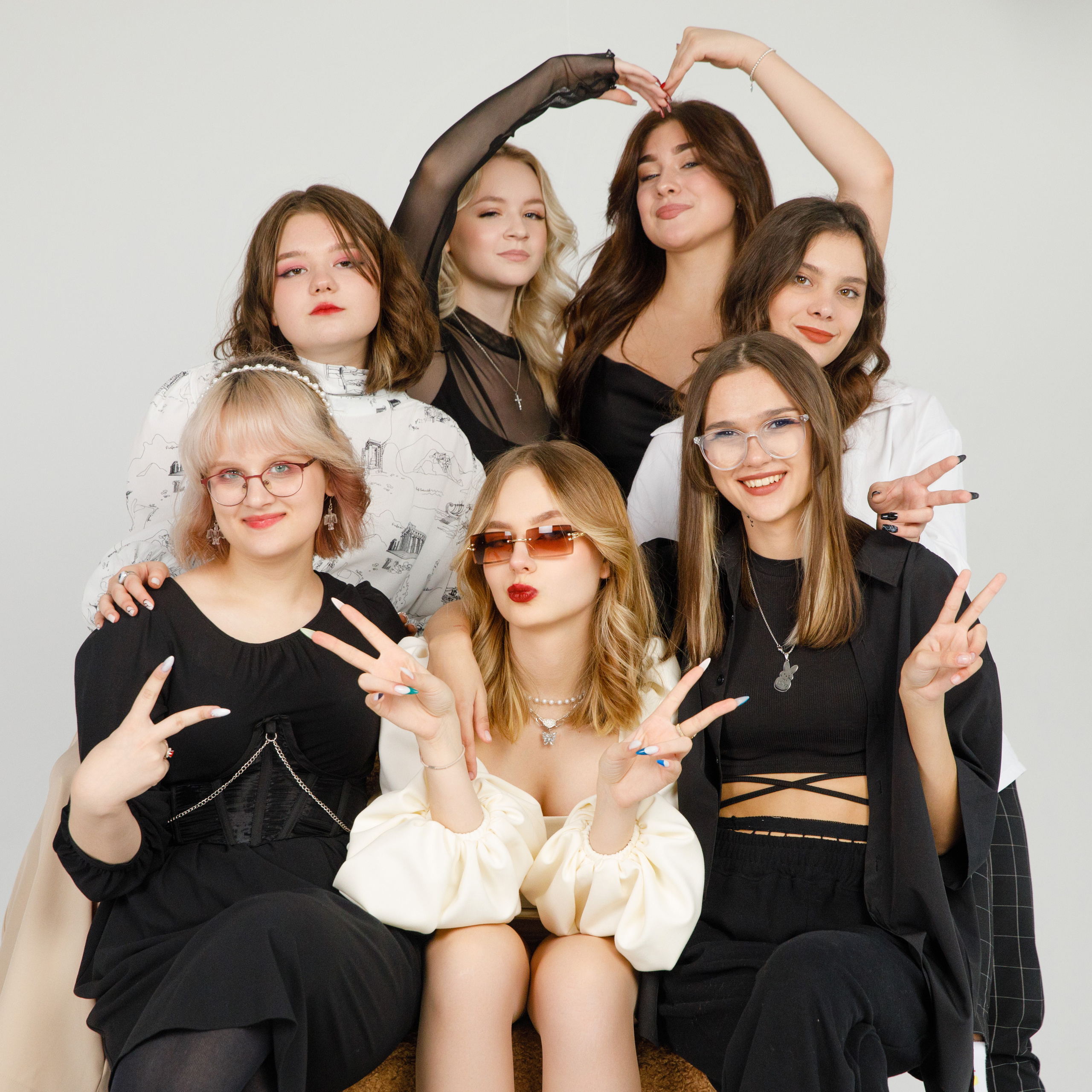 11 Г М ШКОЛА 1601. Выпускные альбомы в Москве FOTOVMESTE