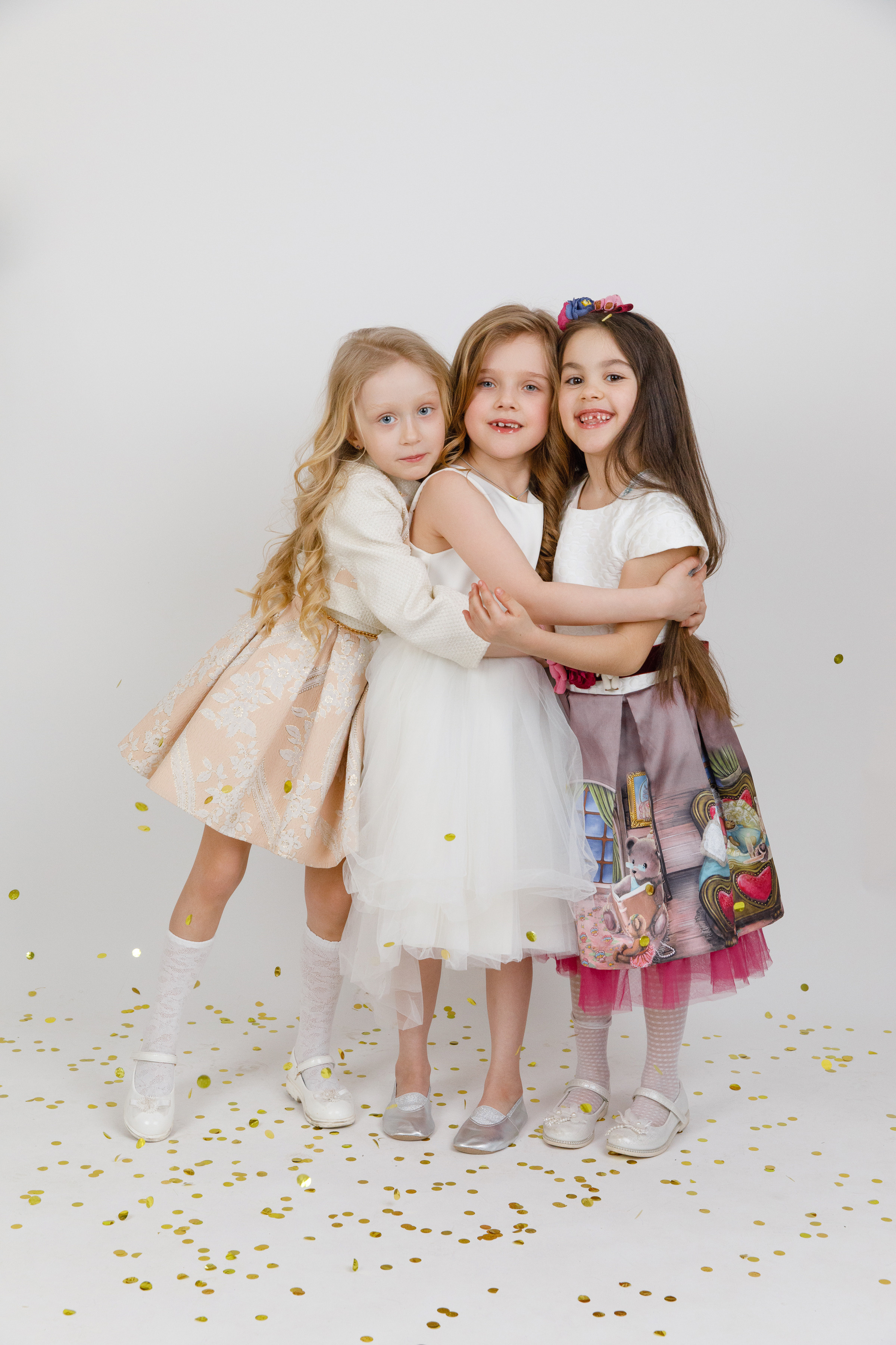 ГРУППОВЫЕ ФОТОГРАФИИ. Выпускные альбомы в Москве FOTOVMESTE