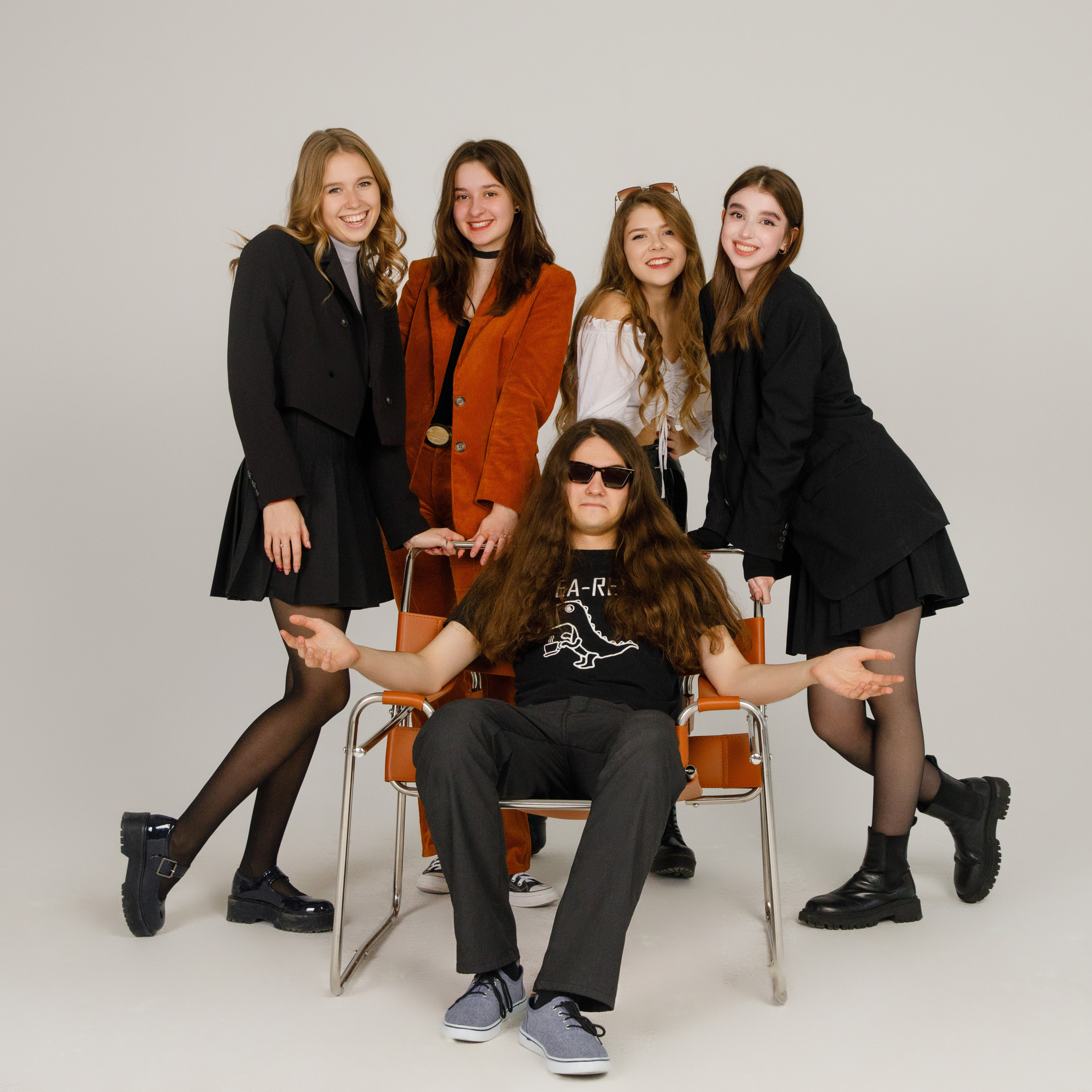 11 Г М ШКОЛА 1601. Выпускные альбомы в Москве FOTOVMESTE