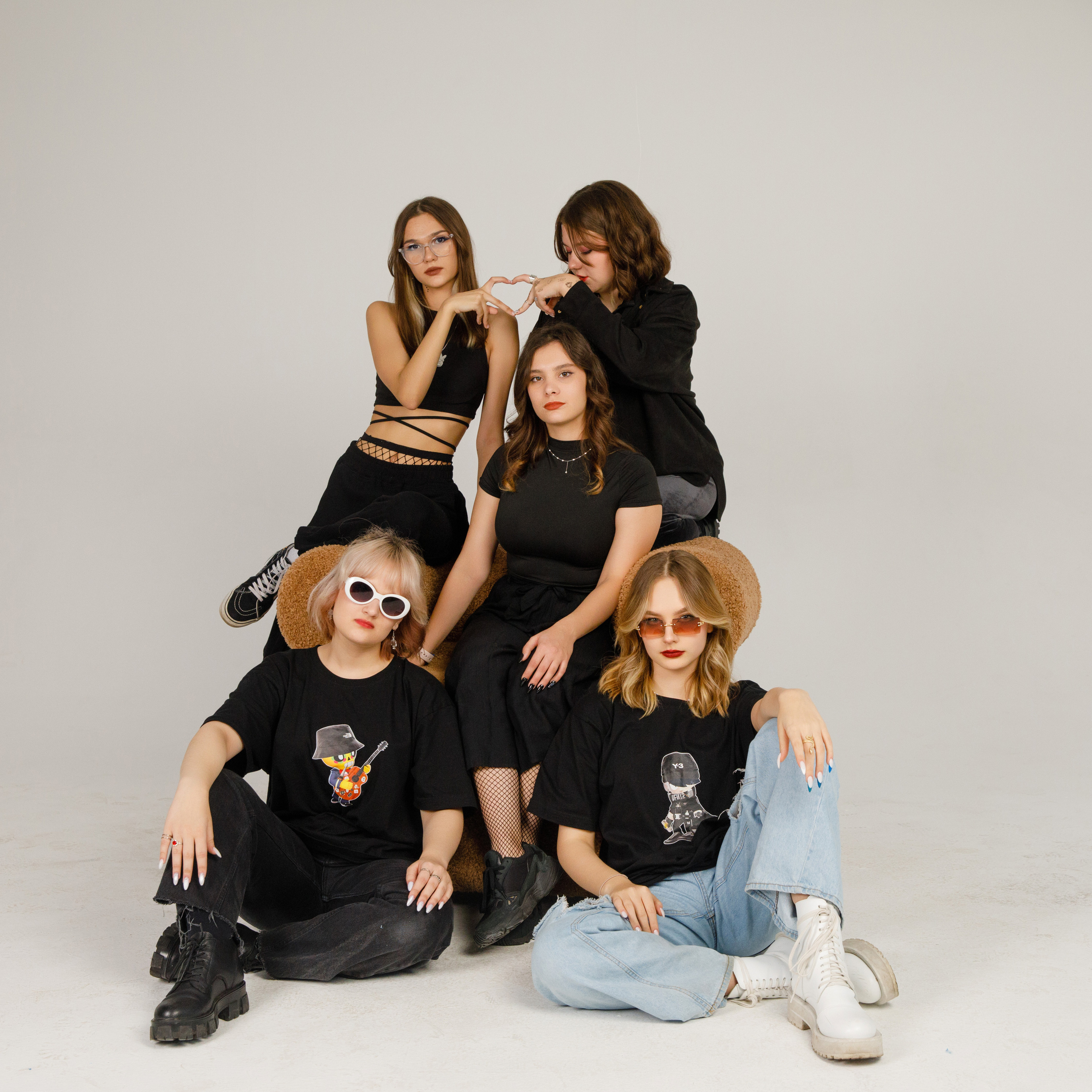 11 Г М ШКОЛА 1601. Выпускные альбомы в Москве FOTOVMESTE