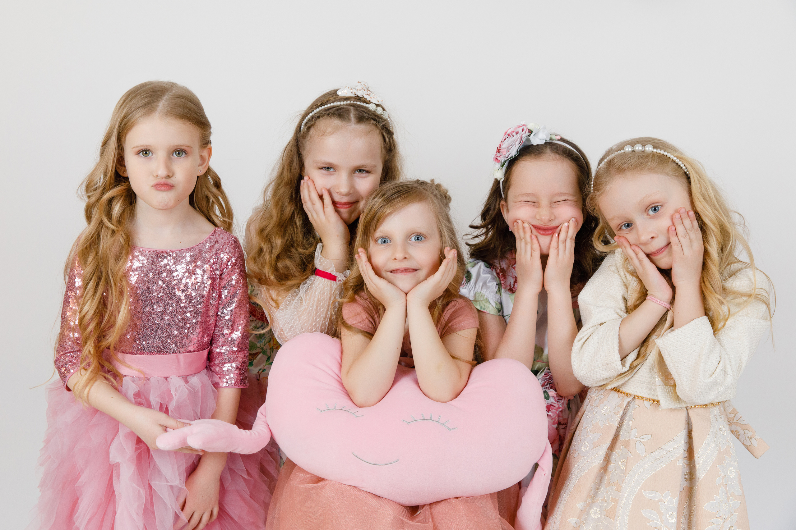 ГРУППОВЫЕ ФОТОГРАФИИ. Выпускные альбомы в Москве FOTOVMESTE