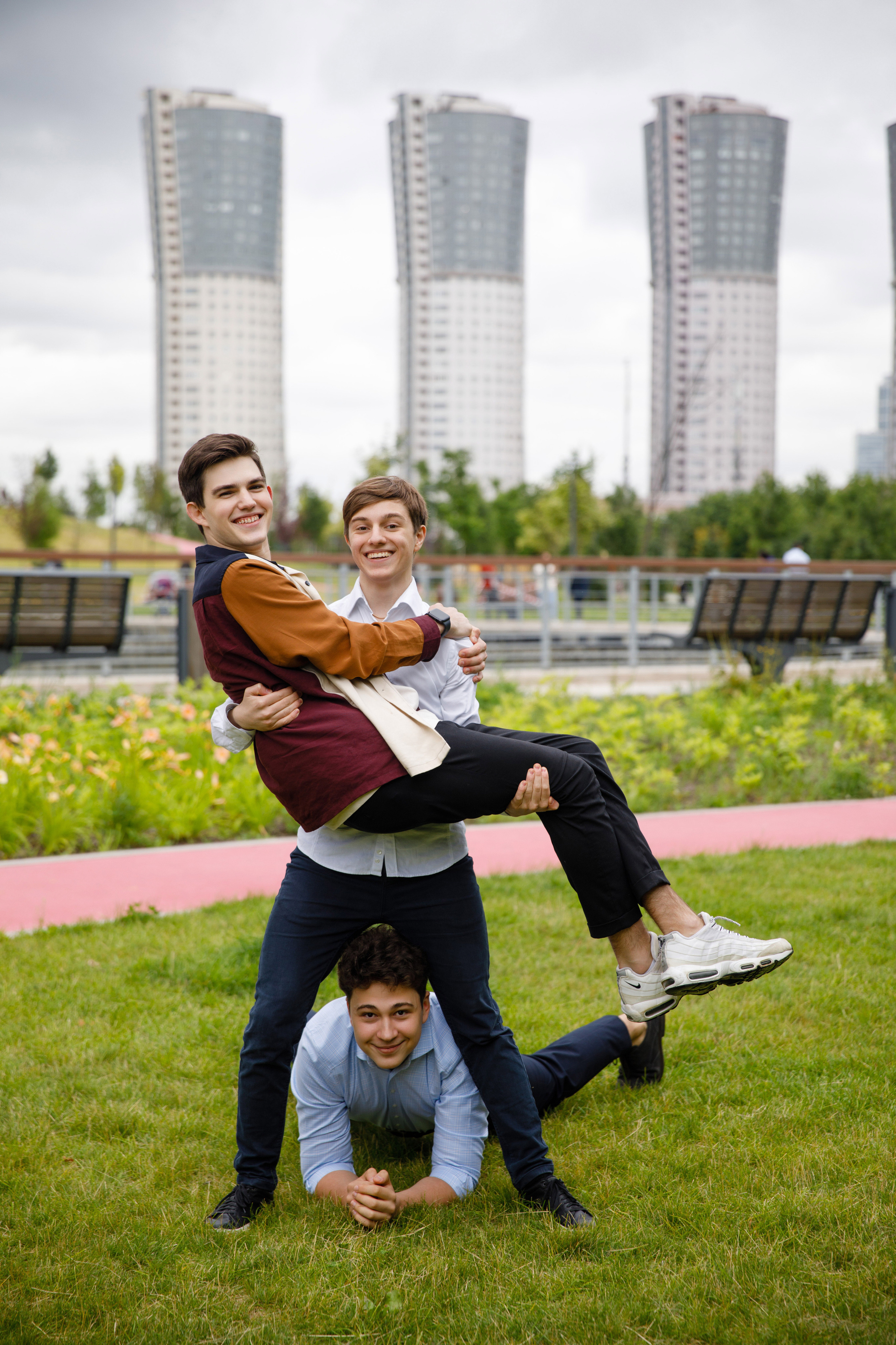 ФОТОСЕССИЯ НА ХОДЫНКЕ. Выпускные альбомы в Москве FOTOVMESTE