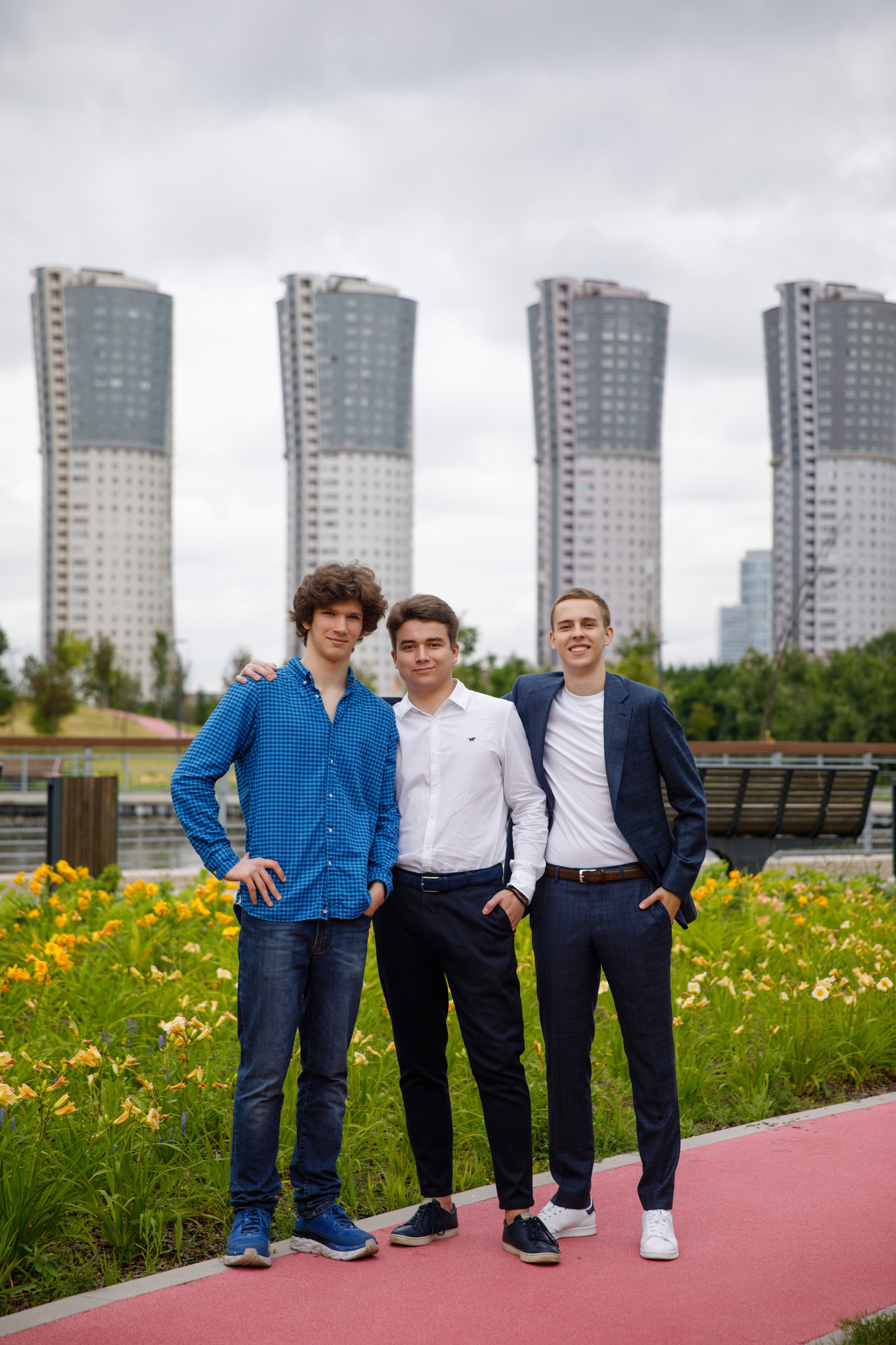 ФОТОСЕССИЯ НА ХОДЫНКЕ. Выпускные альбомы в Москве FOTOVMESTE