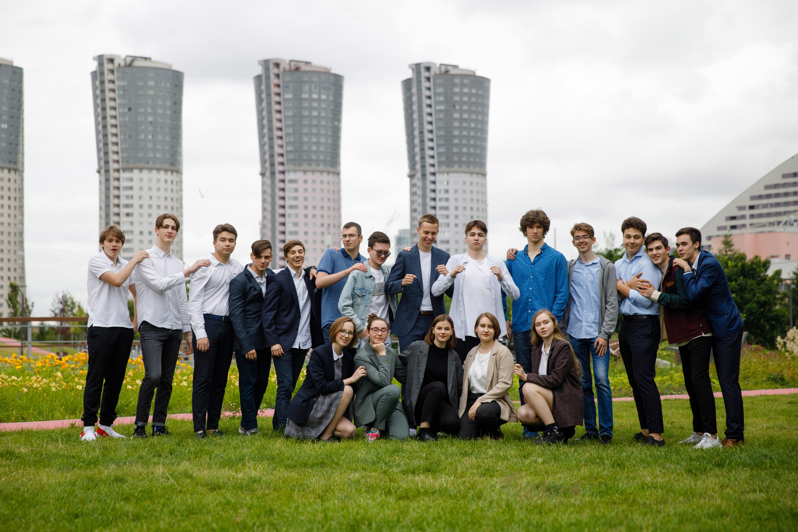 ФОТОСЕССИЯ НА ХОДЫНКЕ. Выпускные альбомы в Москве FOTOVMESTE