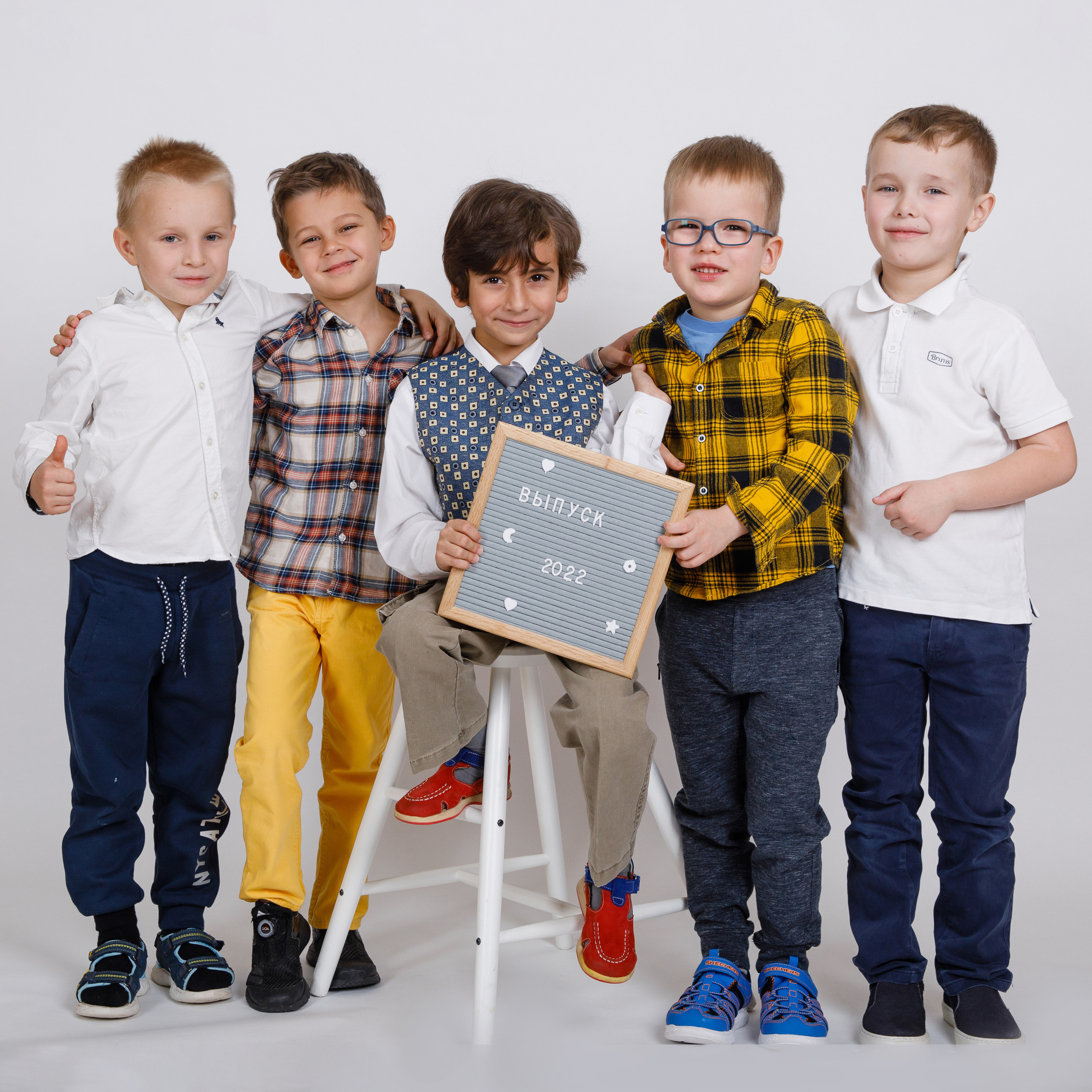 ГРУППОВЫЕ ФОТОГРАФИИ. Выпускные альбомы в Москве FOTOVMESTE