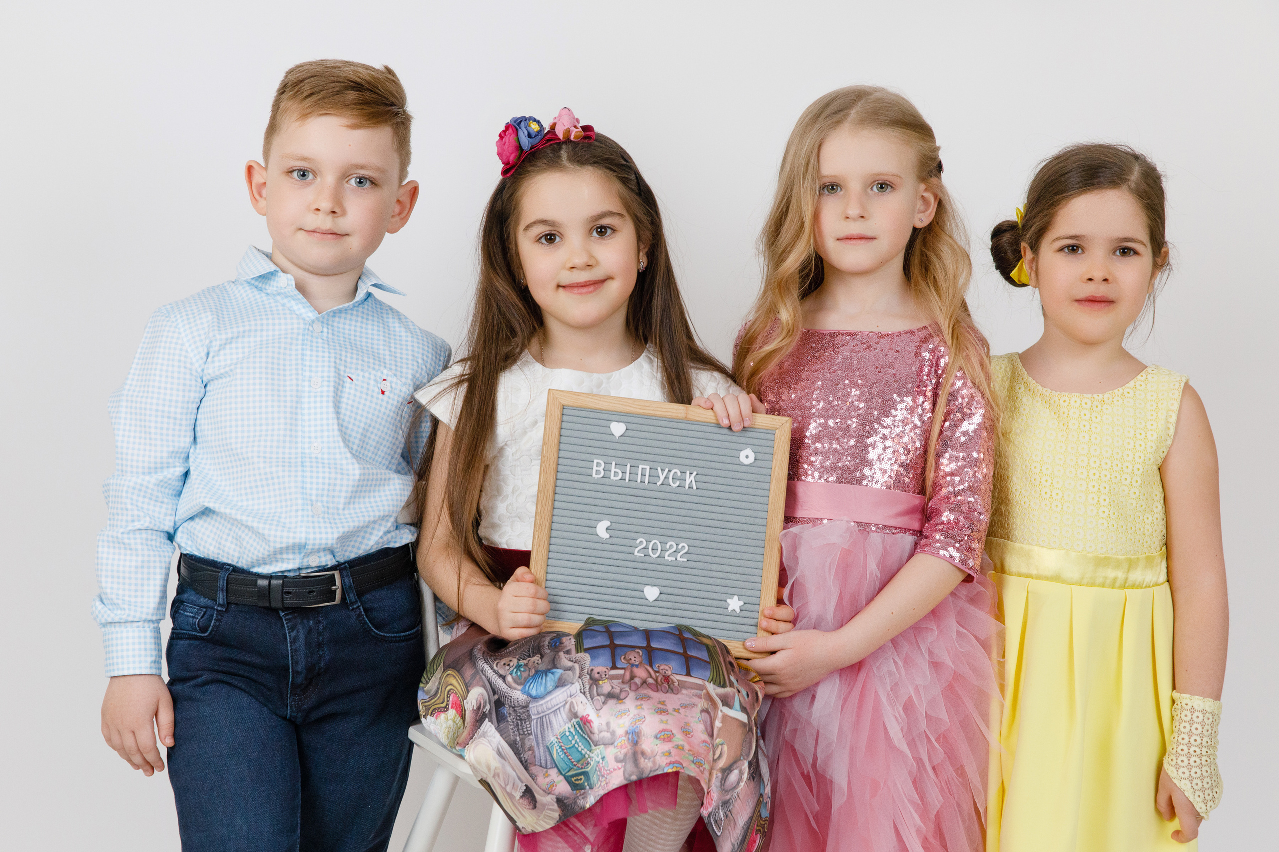 ГРУППОВЫЕ ФОТОГРАФИИ. Выпускные альбомы в Москве FOTOVMESTE