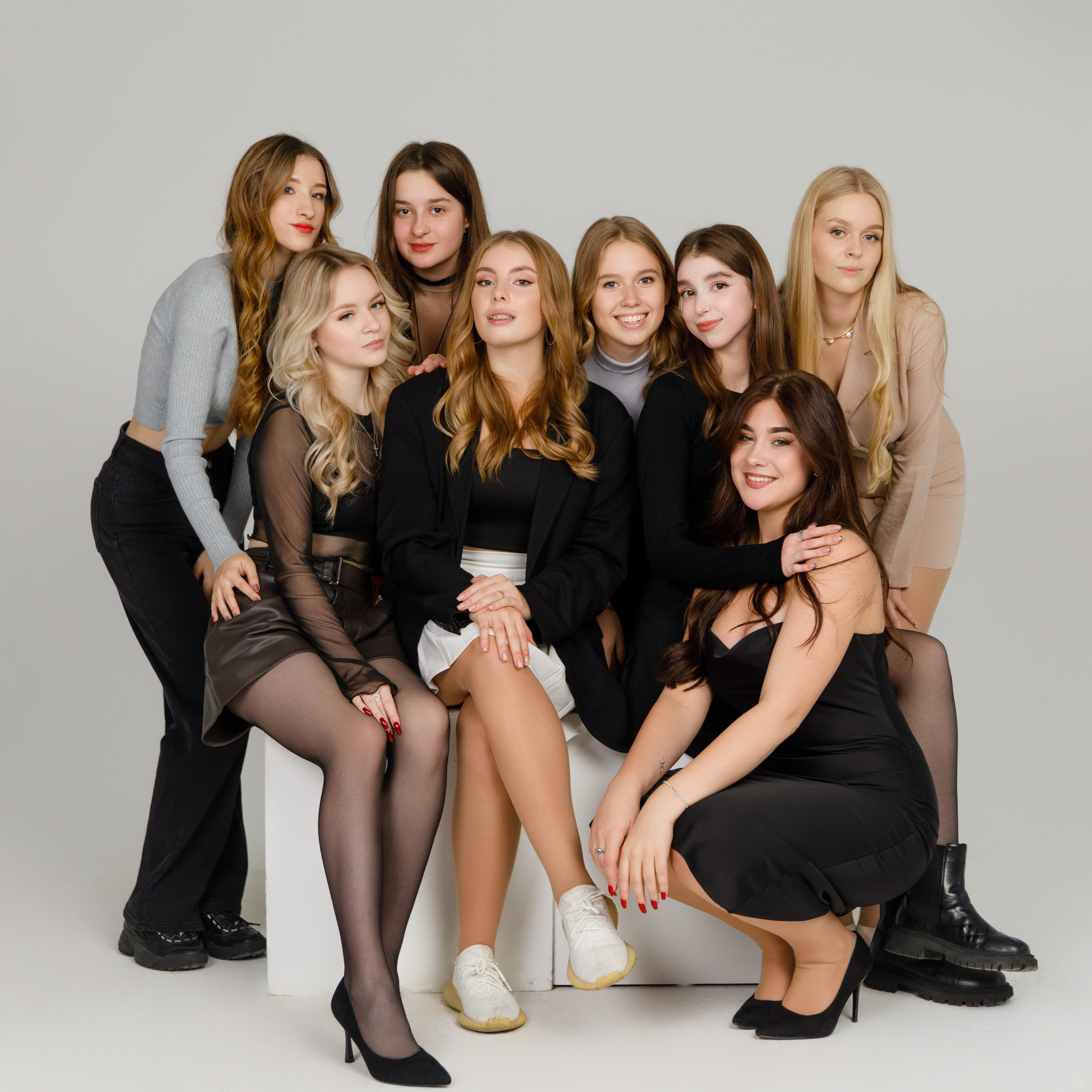 11 Г М ШКОЛА 1601. Выпускные альбомы в Москве FOTOVMESTE