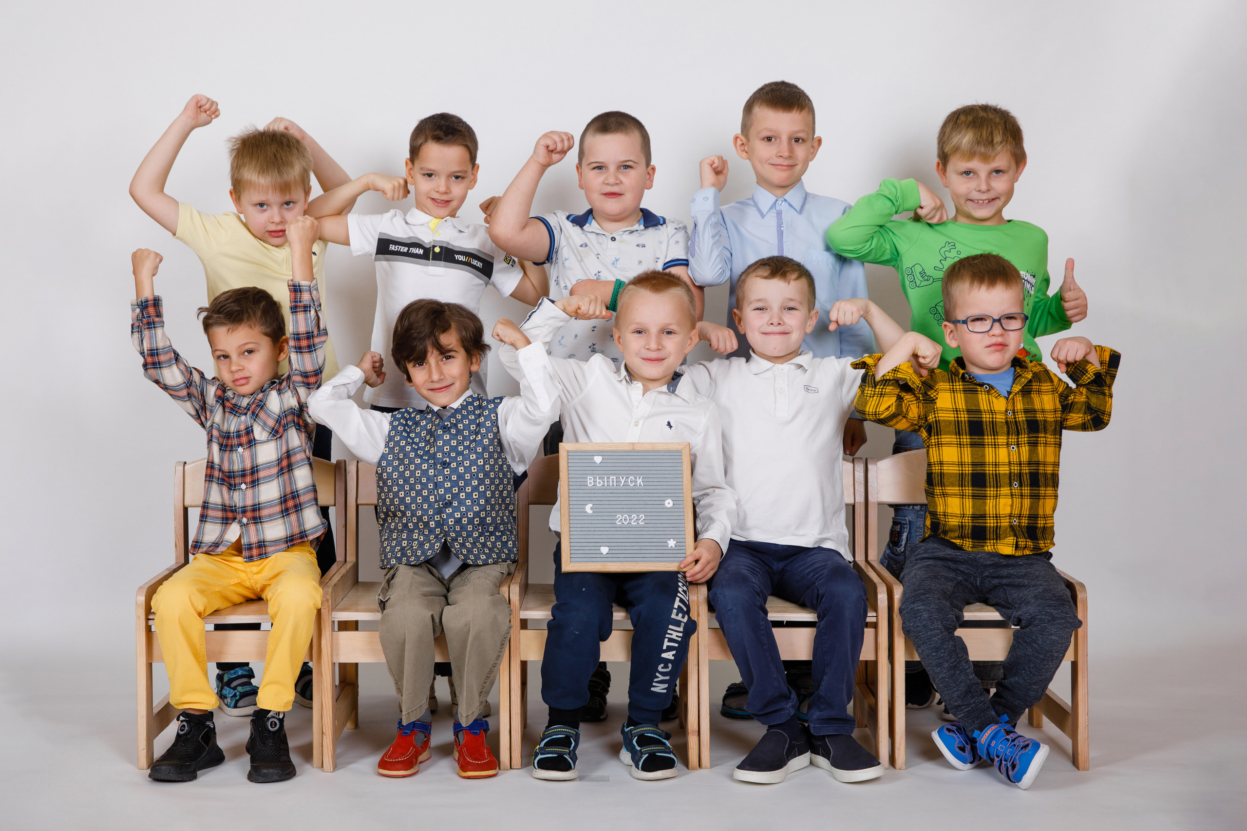 ГРУППОВЫЕ ФОТОГРАФИИ. Выпускные альбомы в Москве FOTOVMESTE