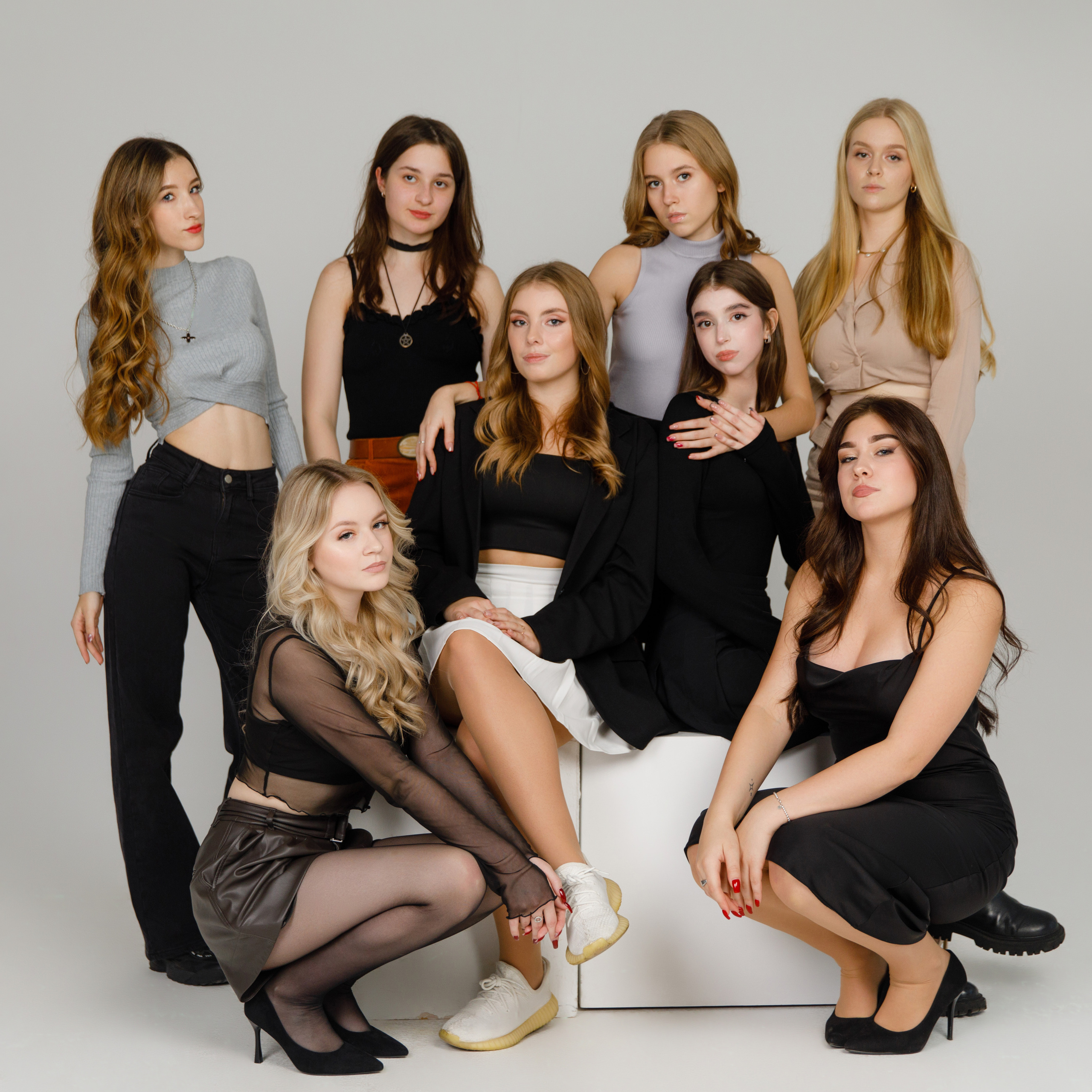 11 Г М ШКОЛА 1601. Выпускные альбомы в Москве FOTOVMESTE