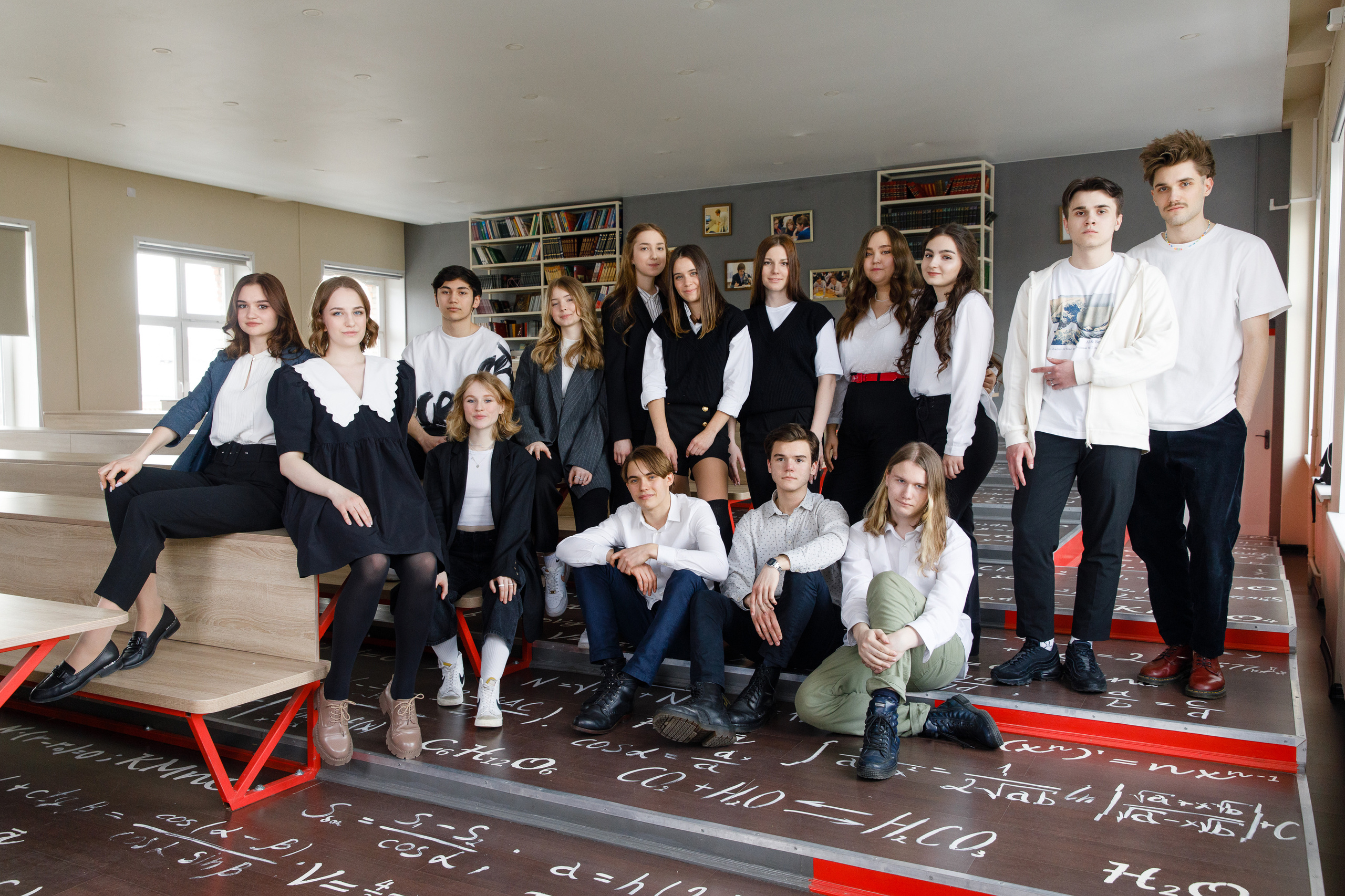 11 Д курчатовская школа Выпуск 2022. Выпускные альбомы в Москве FOTOVMESTE