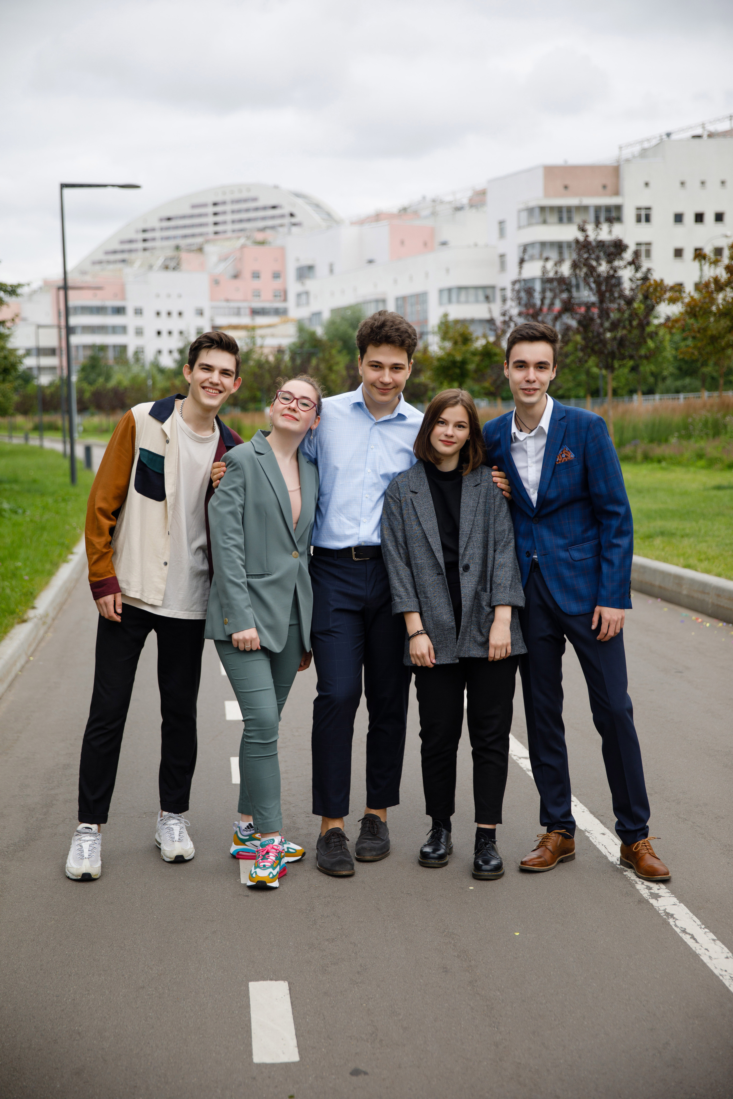 ФОТОСЕССИЯ НА ХОДЫНКЕ. Выпускные альбомы в Москве FOTOVMESTE